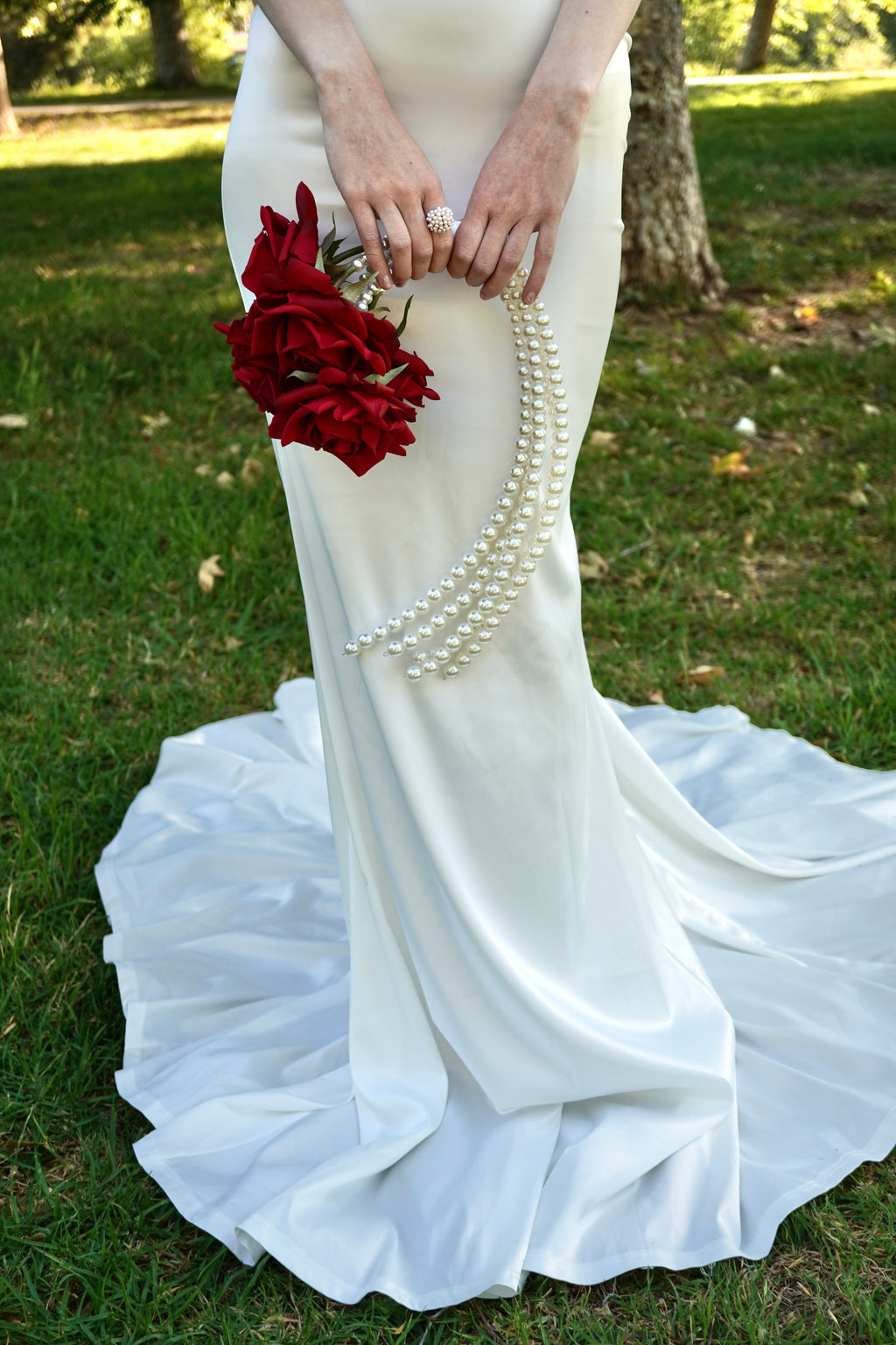 BRIDAL BOUQUET ROSE RED
