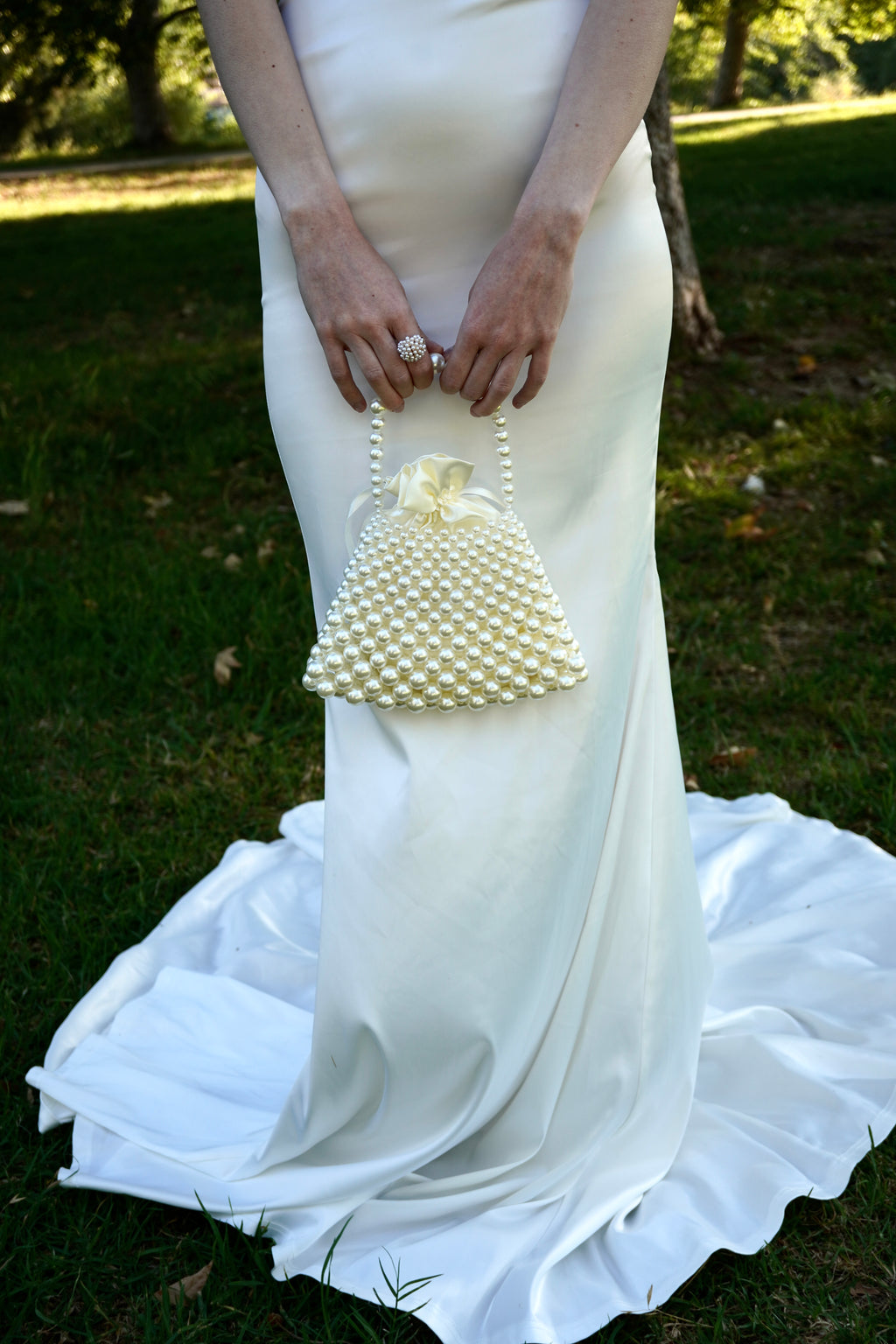 TRAPEZOID-SHAPED BAG