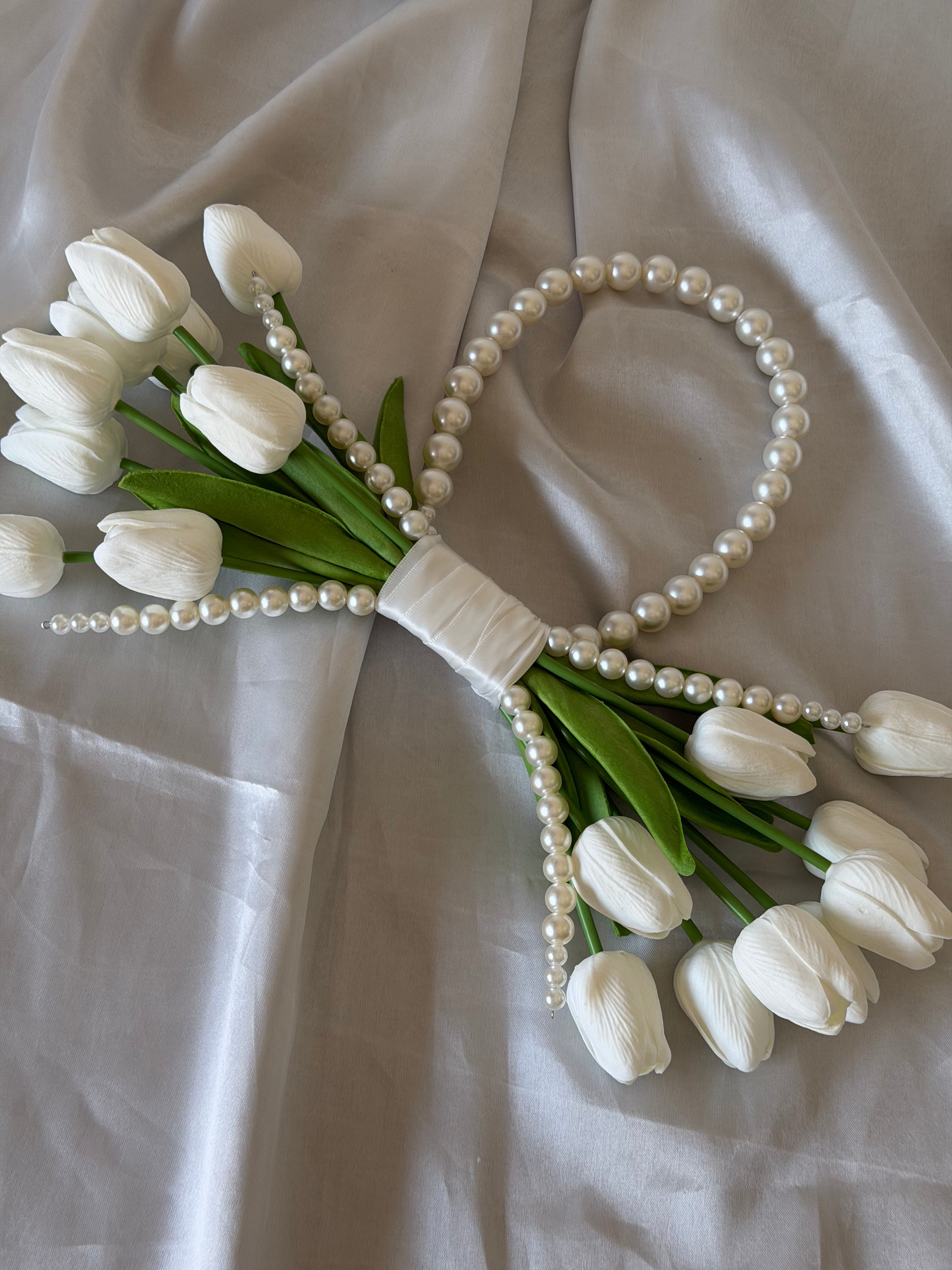 BRIDAL BOUQUET TULIP