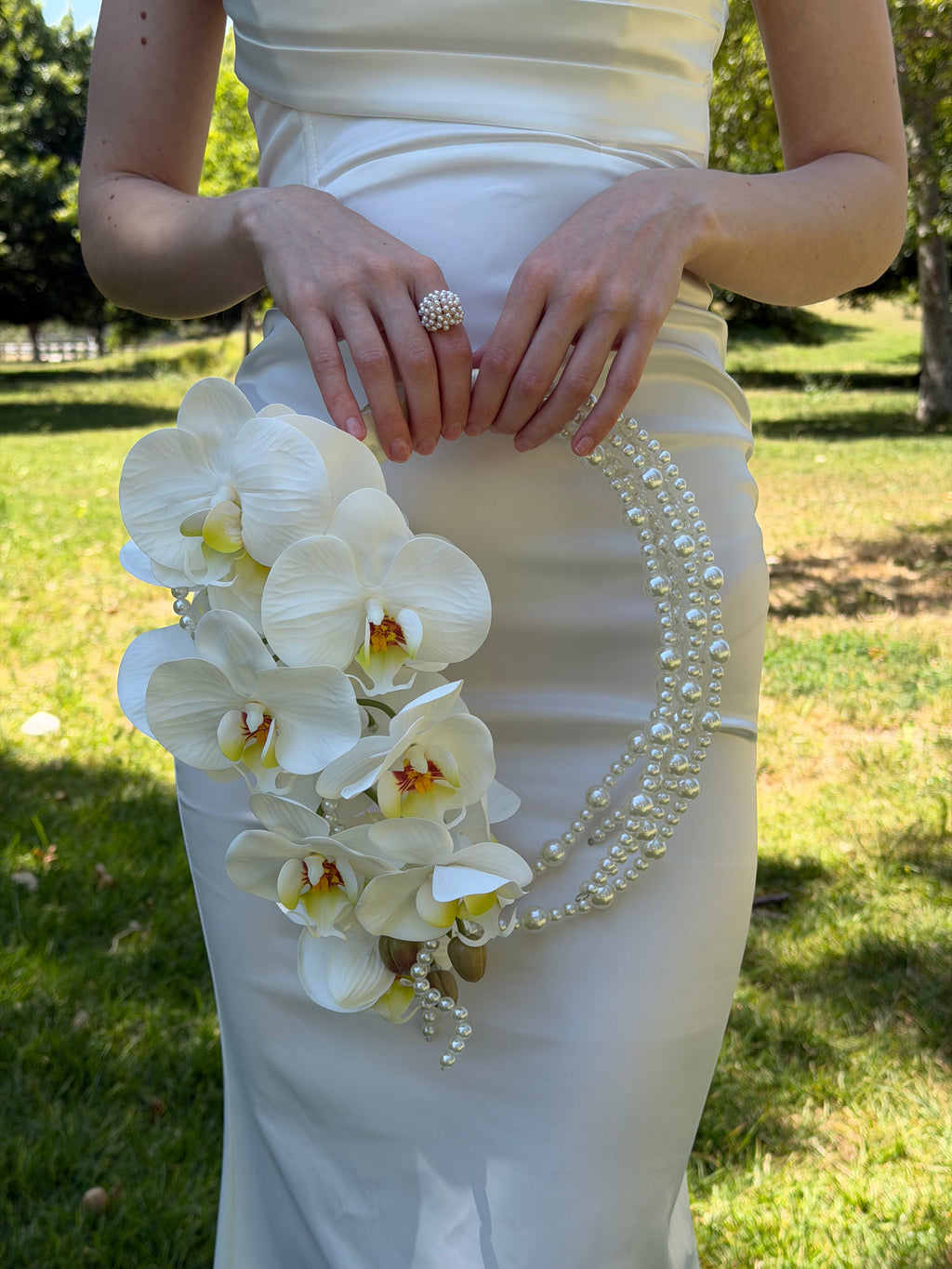 BRIDAL BOUQUET ORCHID