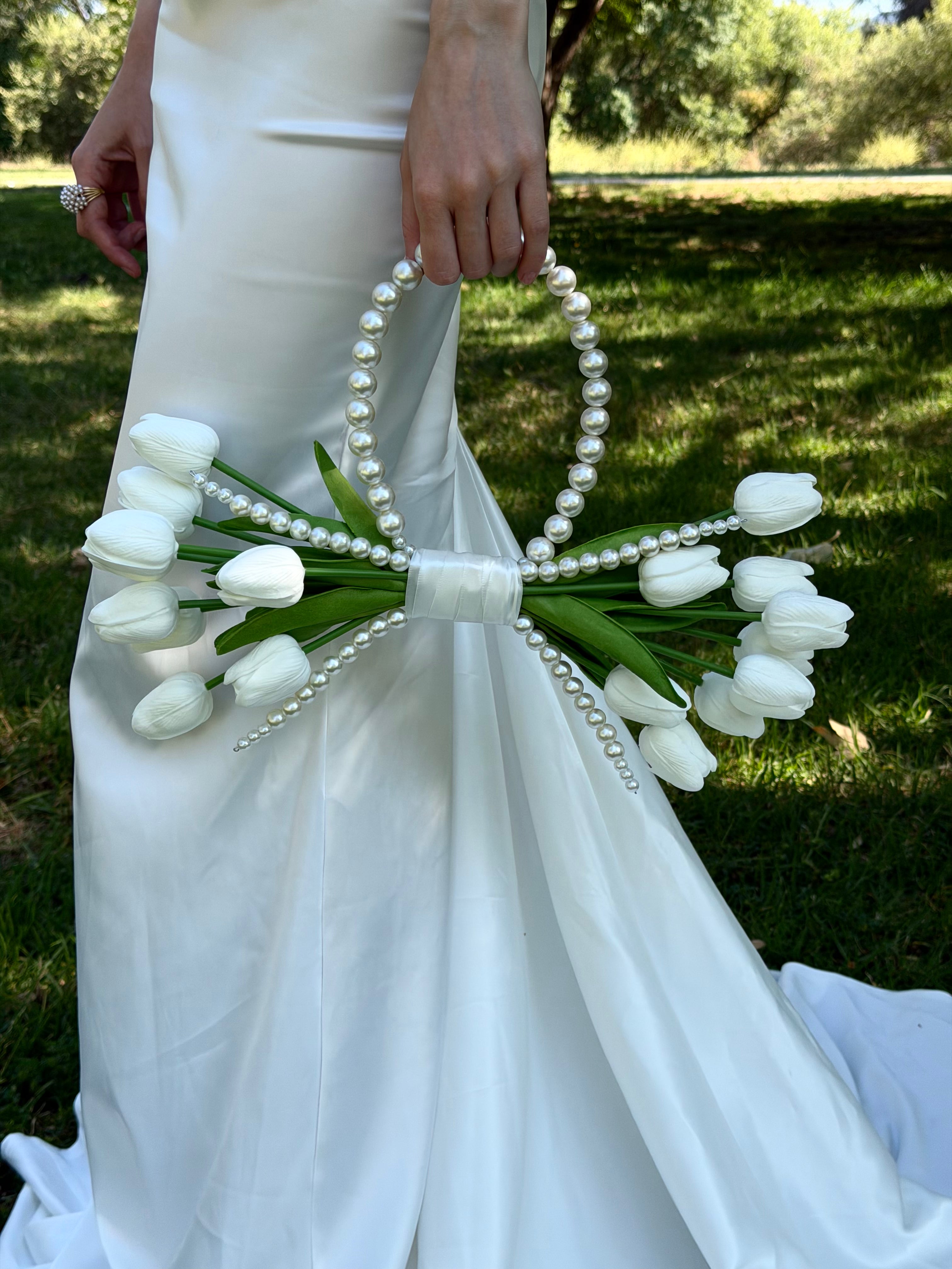 BRIDAL BOUQUET TULIP