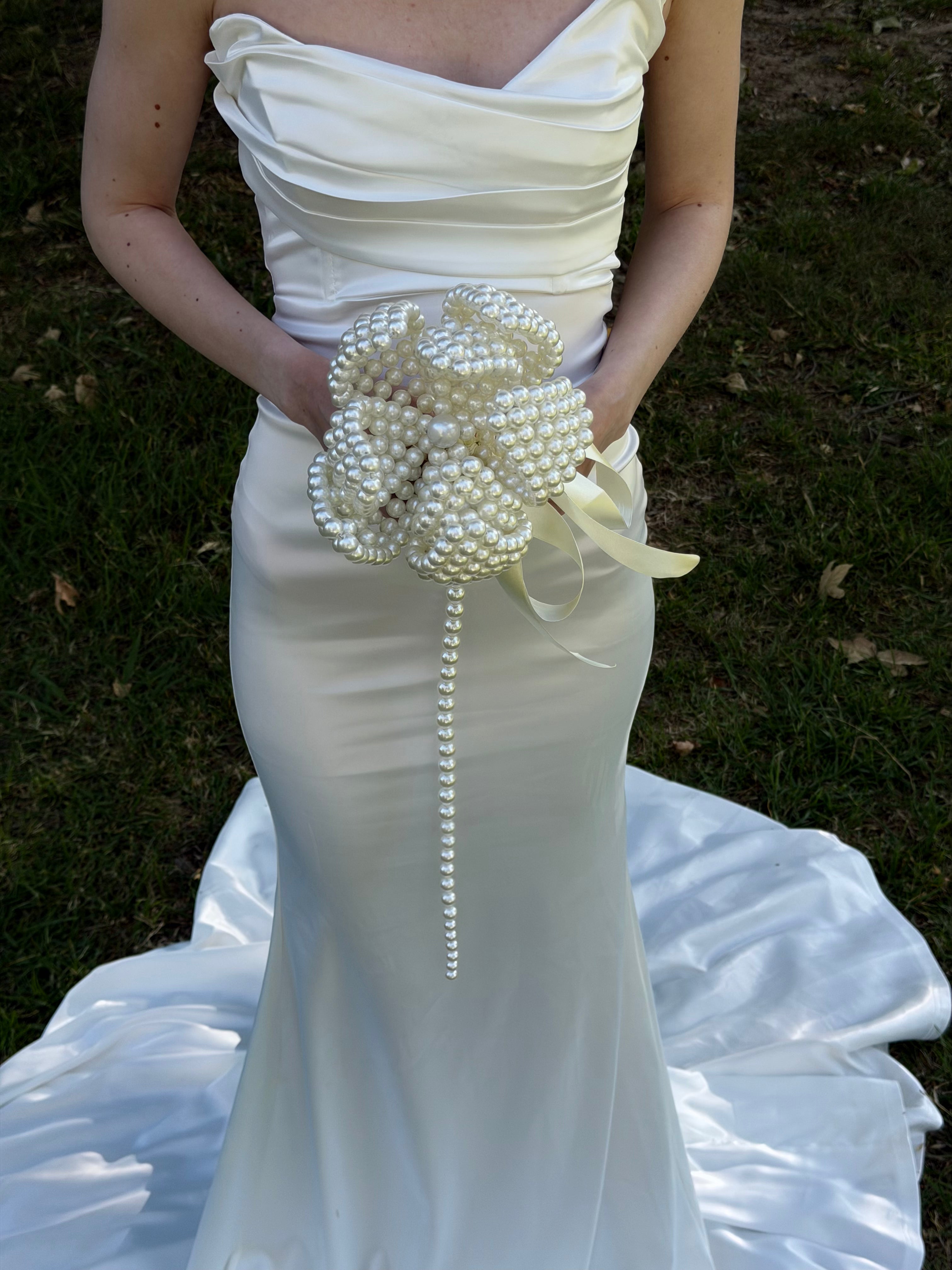 BRIDAL BOUQUET PEARL LARGE