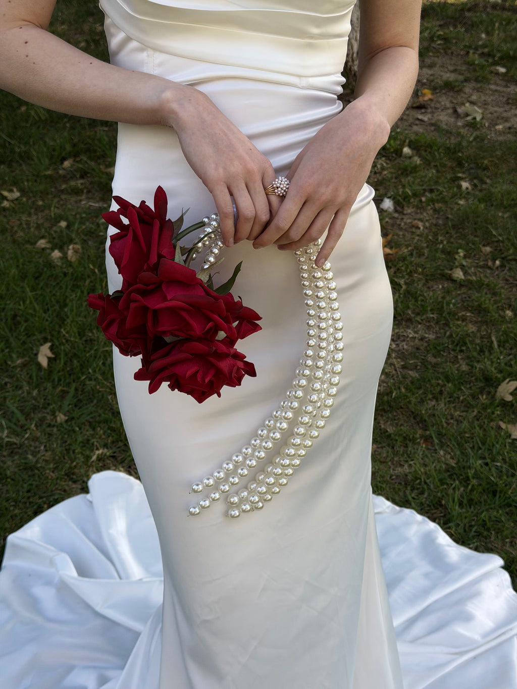 BRIDAL BOUQUET ROSE RED