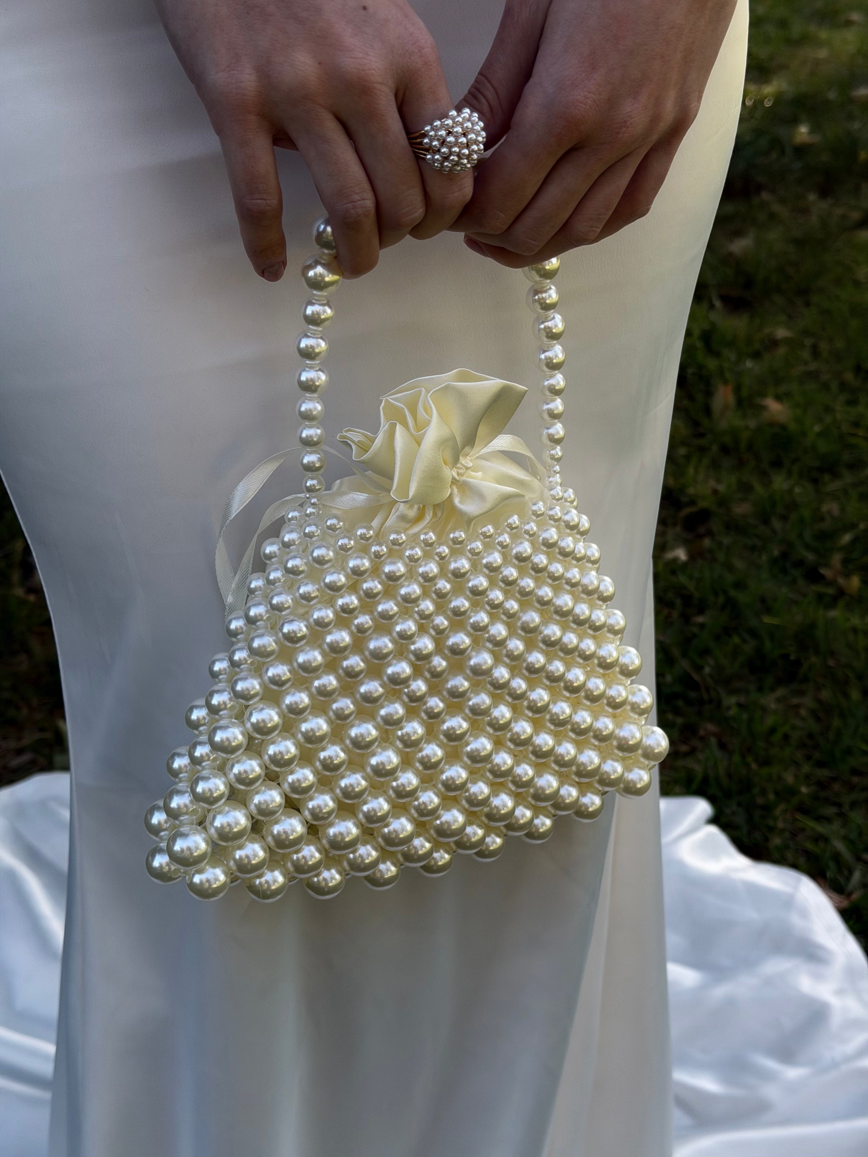 TRAPEZOID-SHAPED BAG