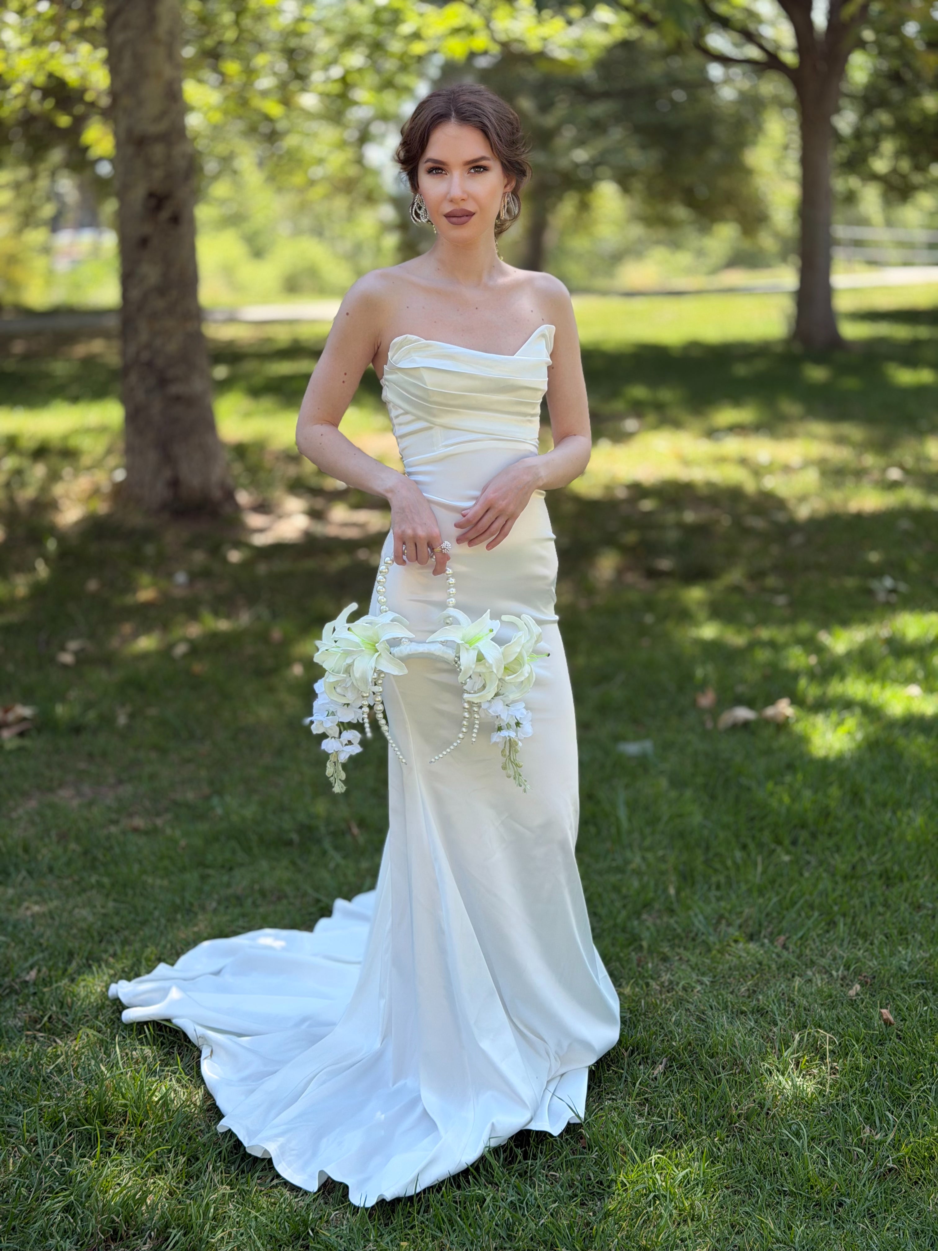 BRIDAL BOUQUET LILIES AND DELPHINIUMS