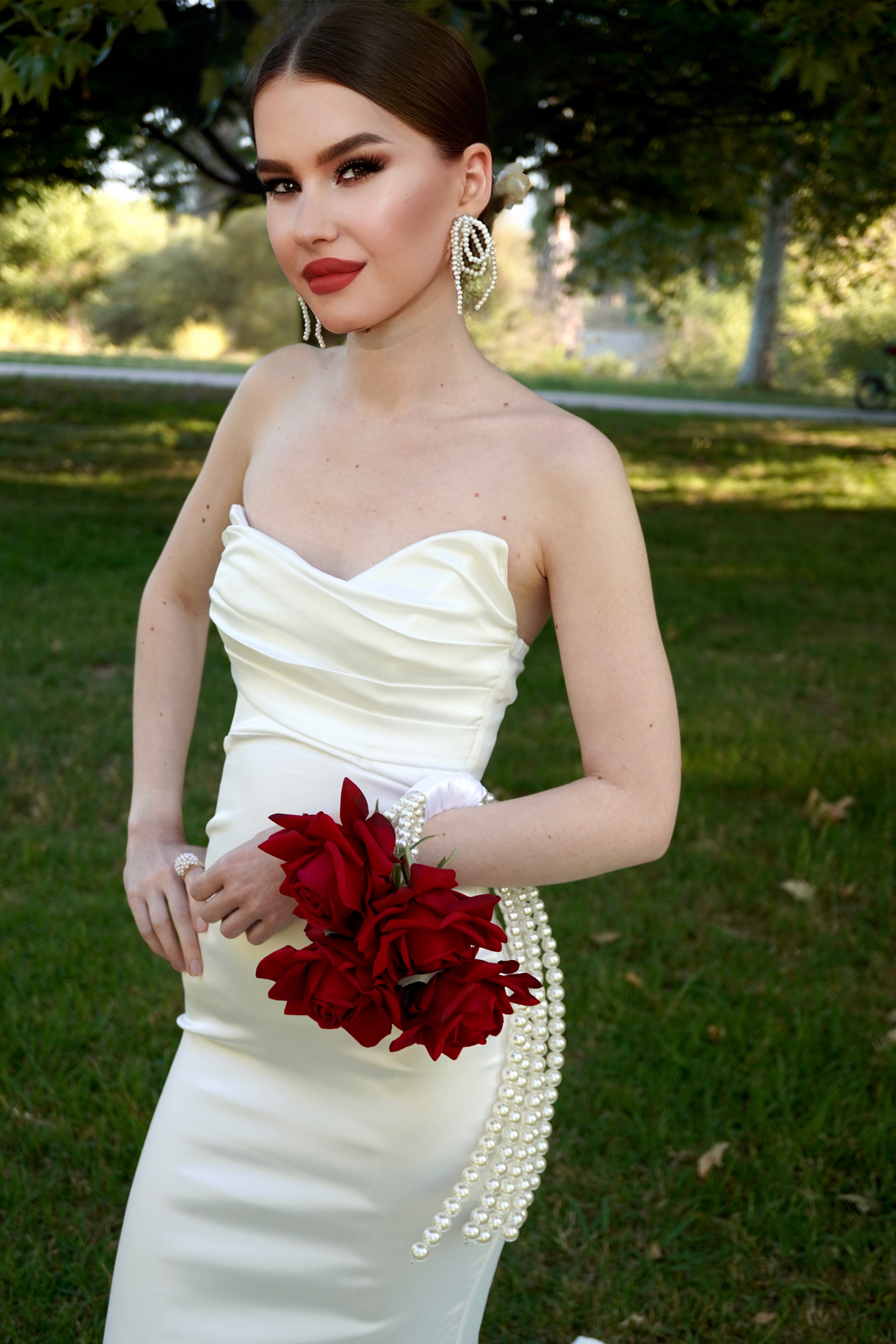BRIDAL BOUQUET ROSE RED