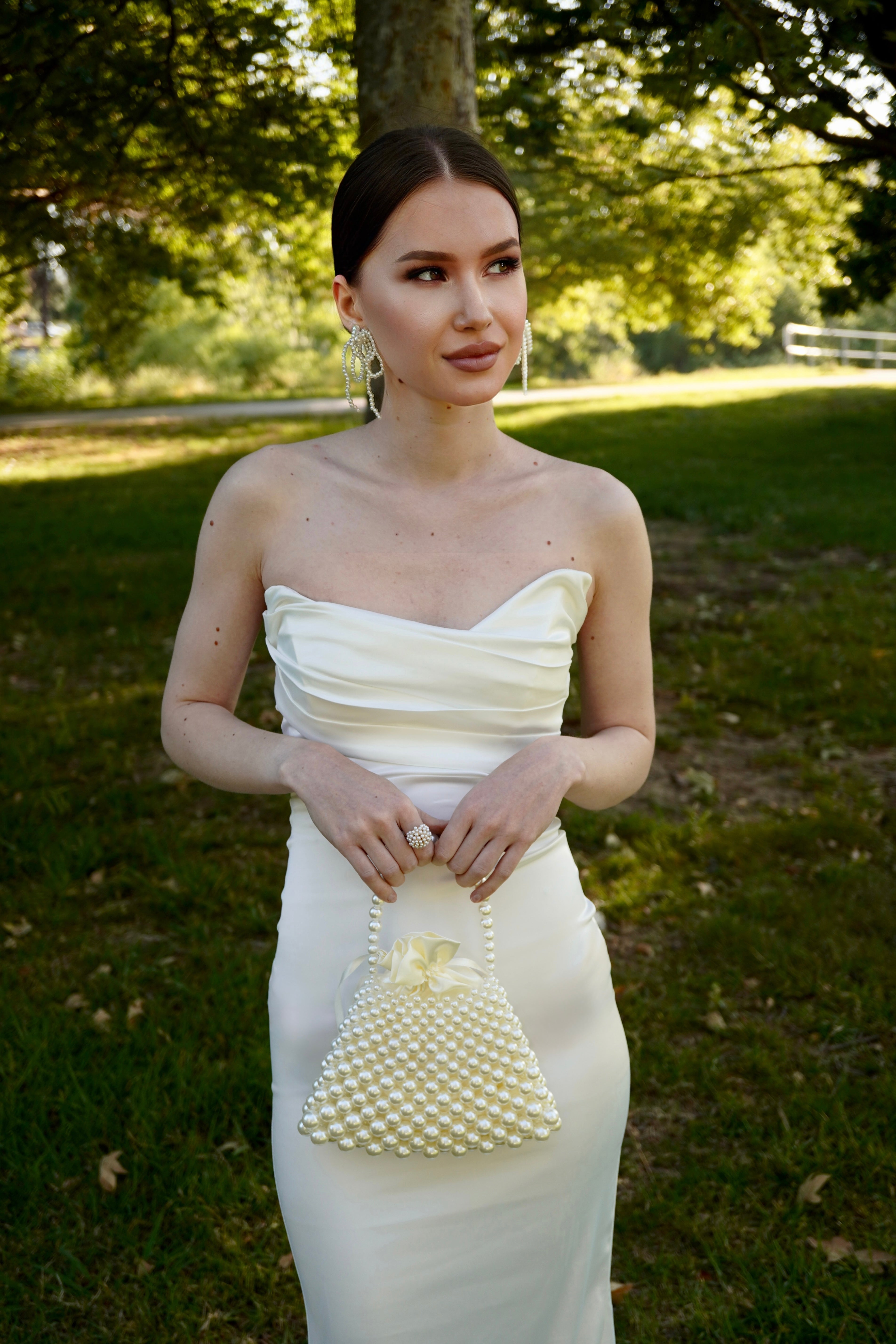 TRAPEZOID-SHAPED BAG