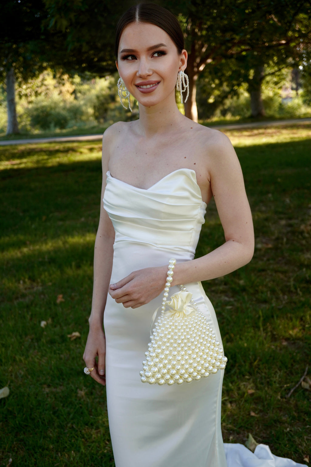 TRAPEZOID-SHAPED BAG