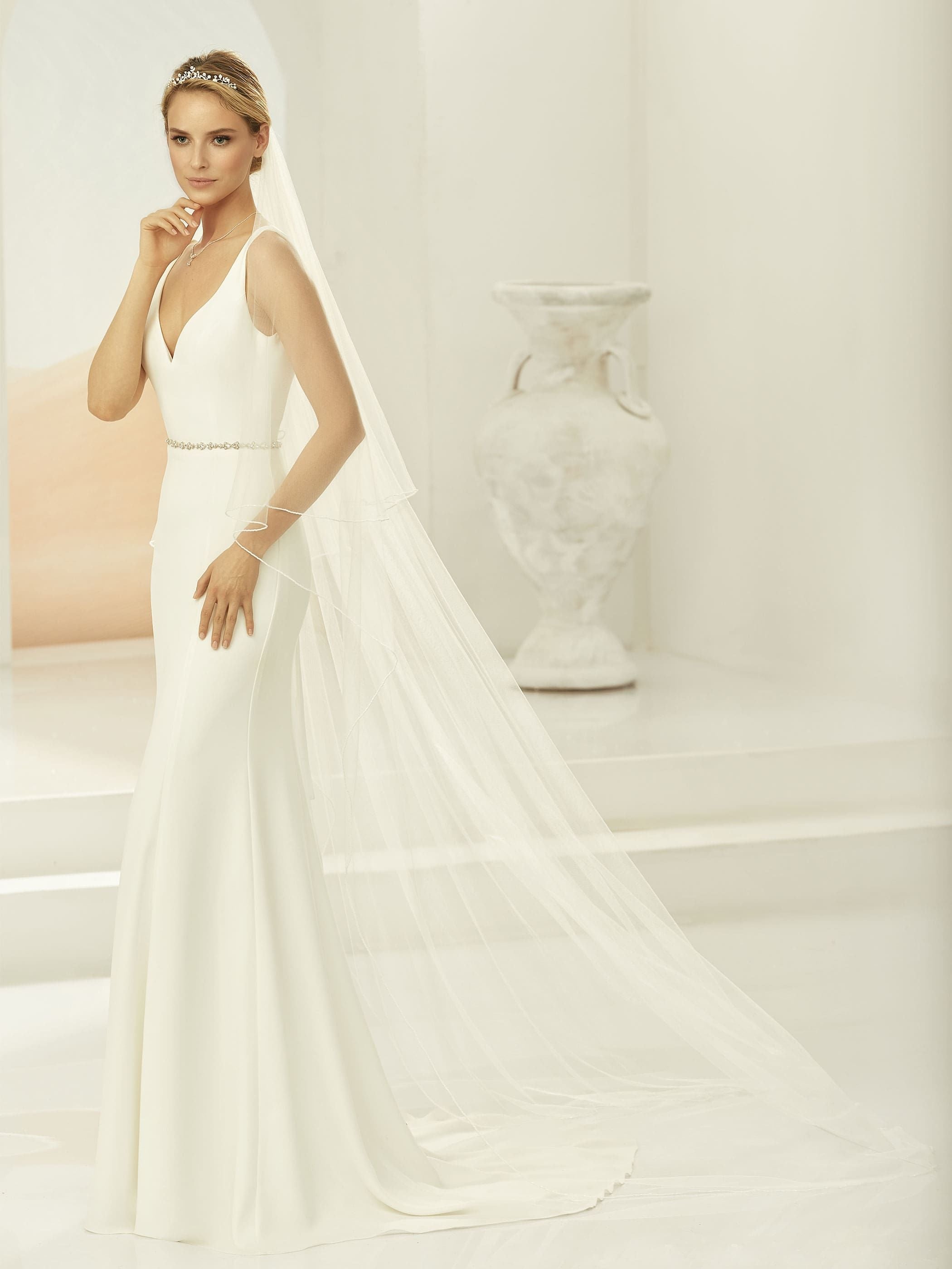 GLASS BEADED EDGE VEIL S396