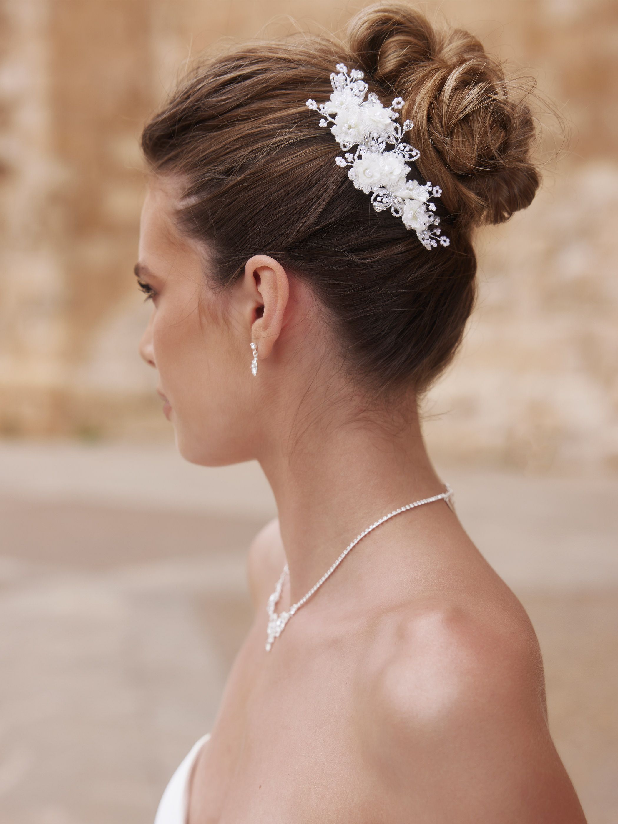 HEADPIECE J047