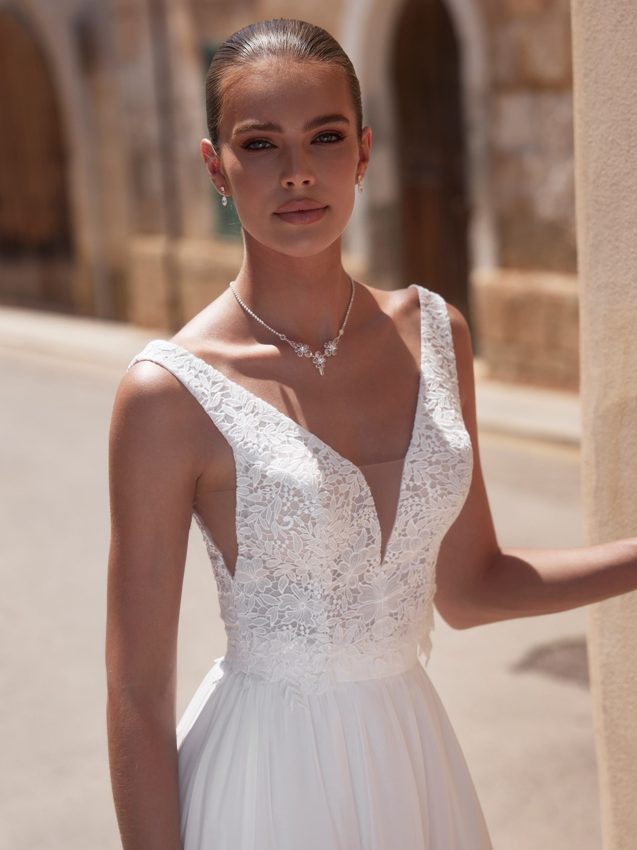 BRIDAL TOP E465