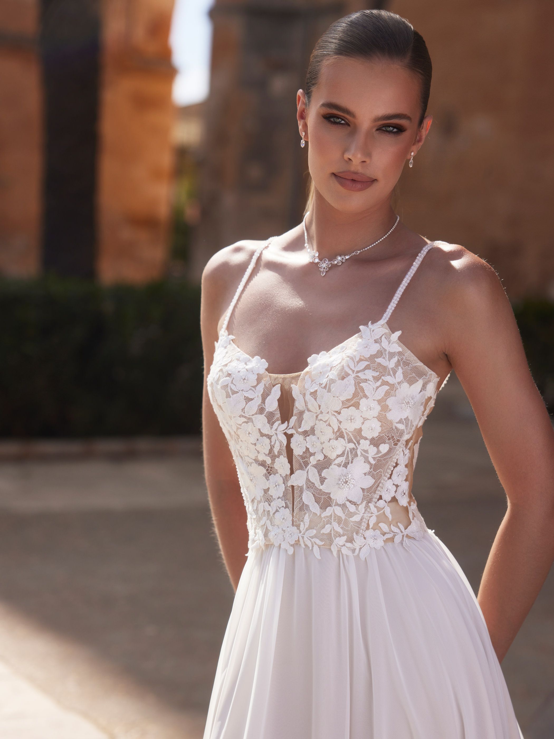 BRIDAL TOP E472