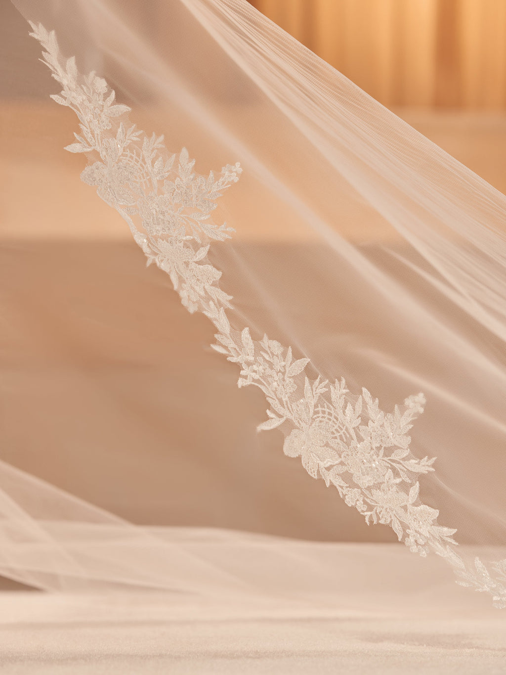 LACE EDGED VEIL S451