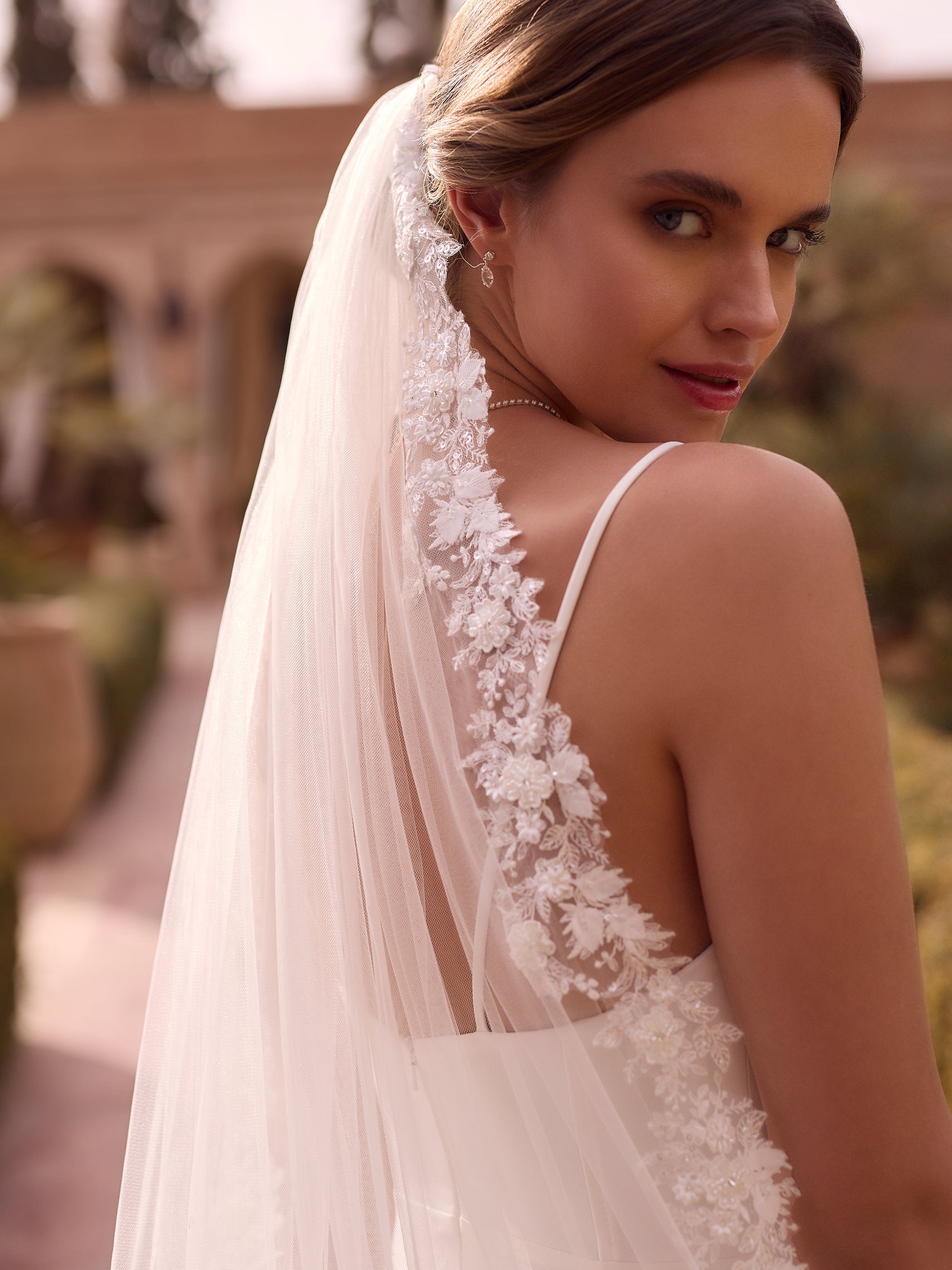 LACE EDGED VEIL S535
