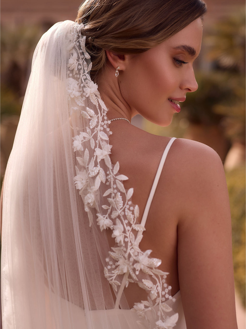 LACE EDGED VEIL S541