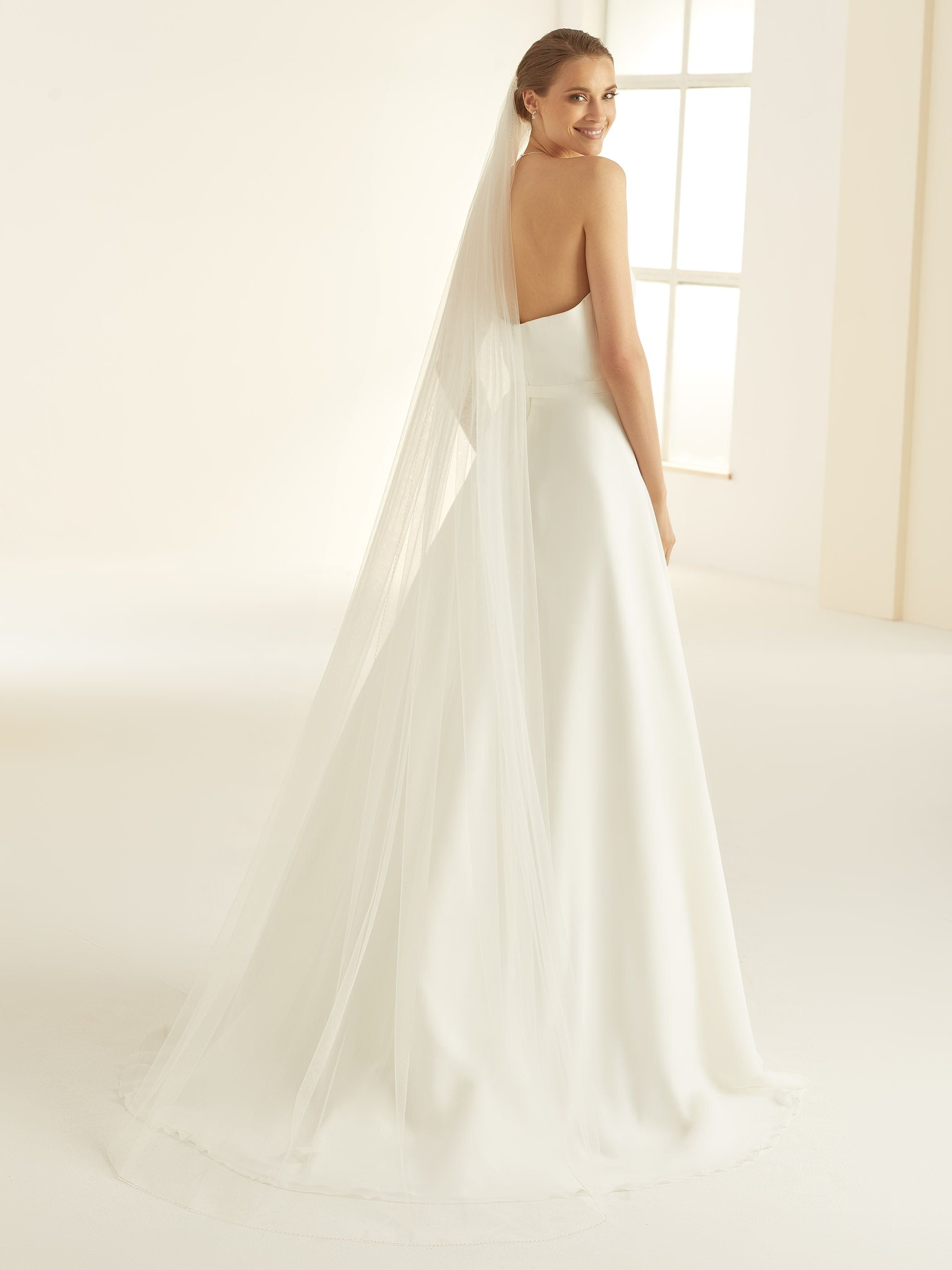 GLASS BEADED EDGE VEIL S346