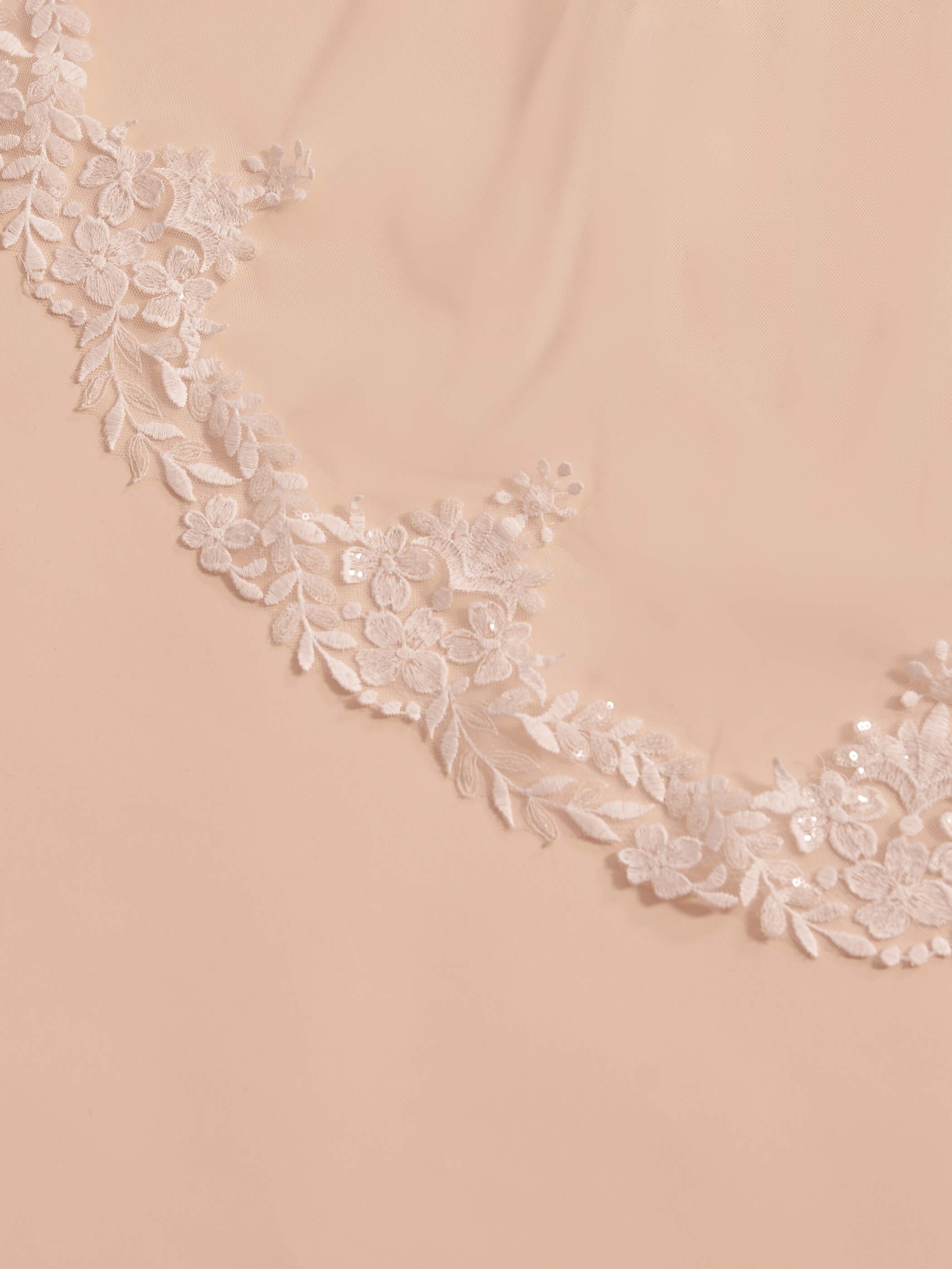 LACE EDGE VEIL S412