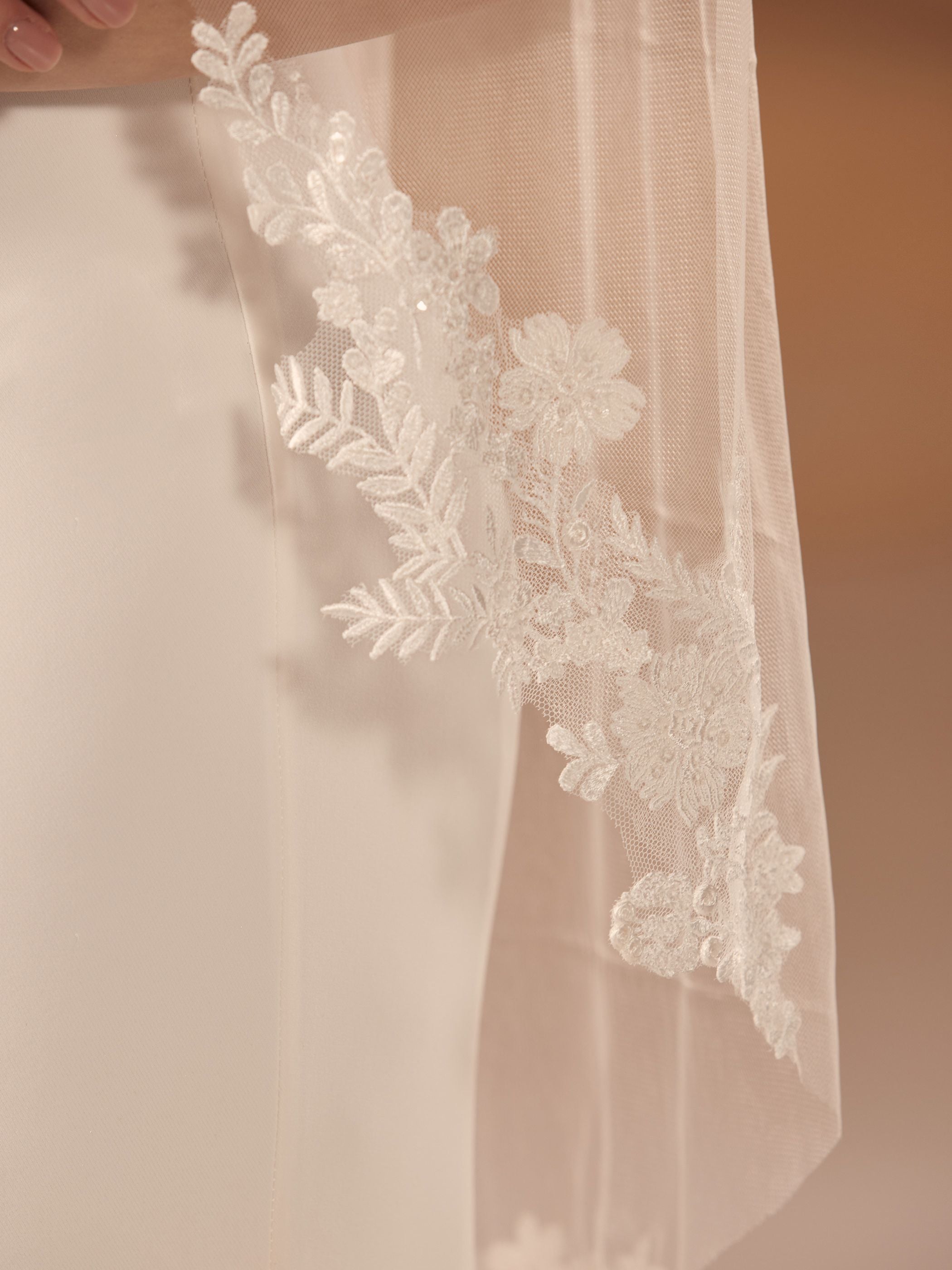 LACE EDGE VEIL S462