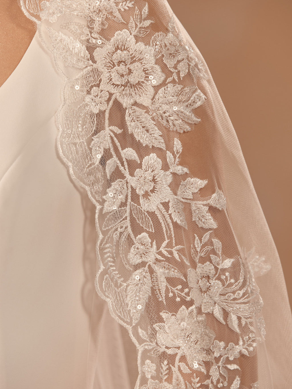 LACE EDGED VEIL S474