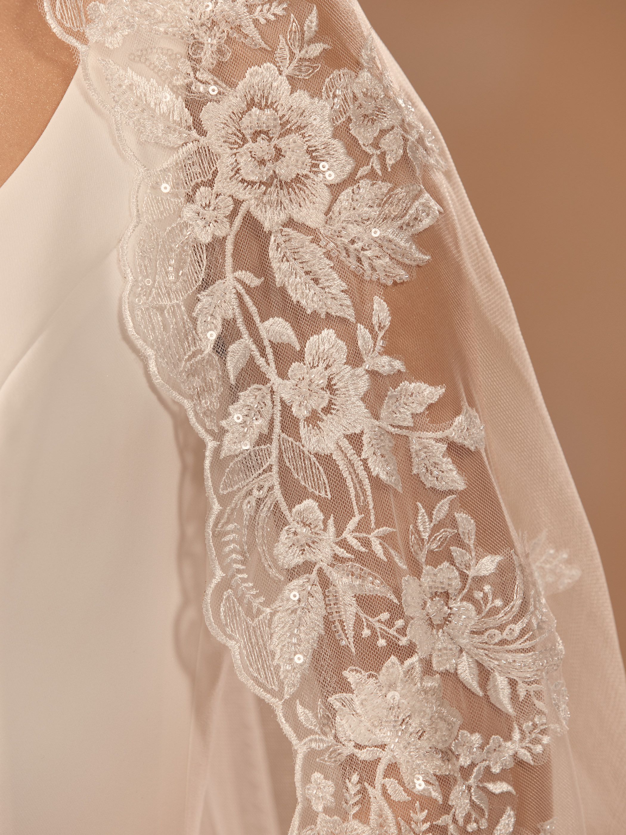 LACE EDGED VEIL S474