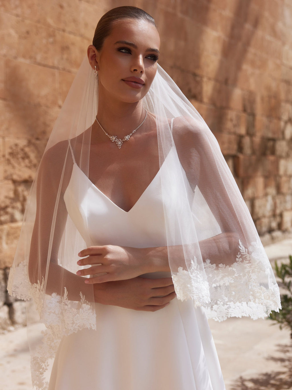 LACE EDGED VEIL S492