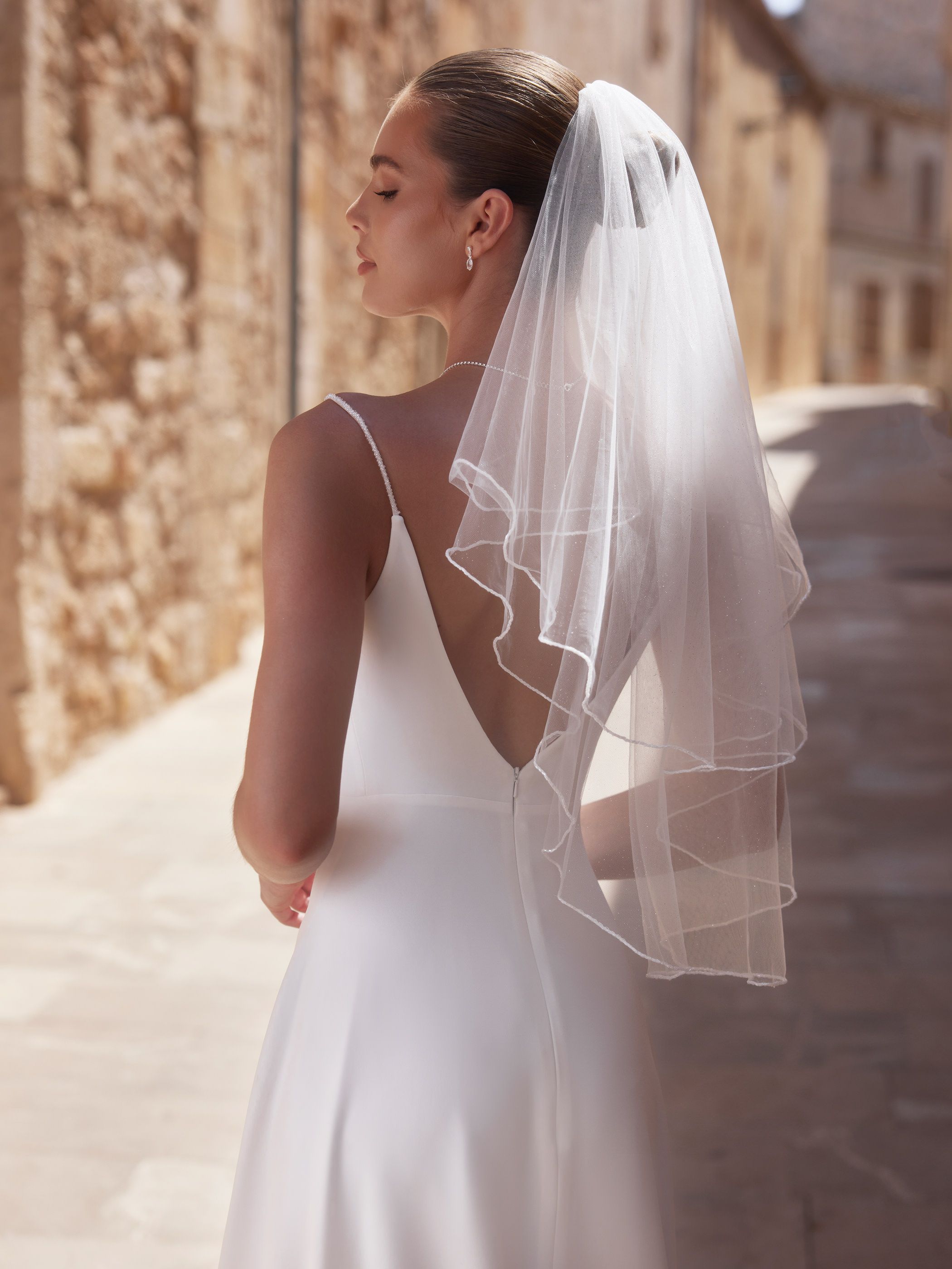 GLASS BEADED EDGE VEIL S494