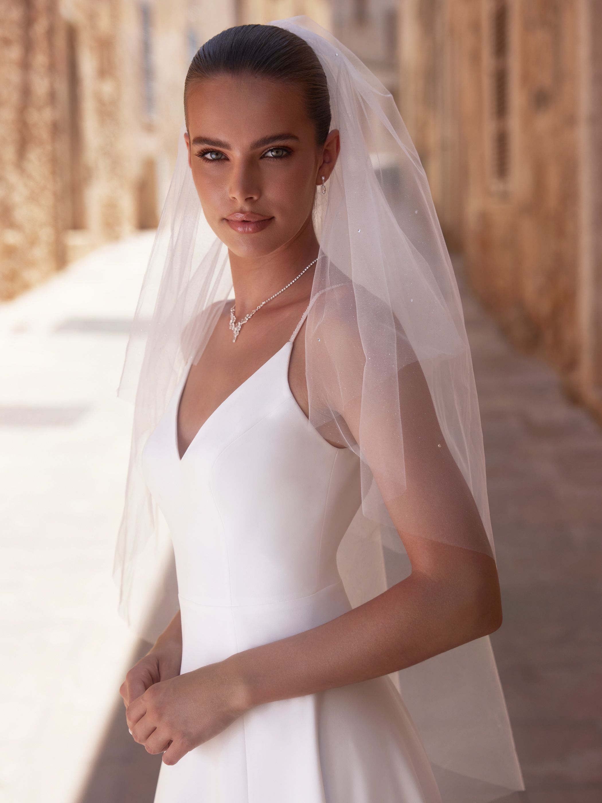 CUT EDGED VEIL S496