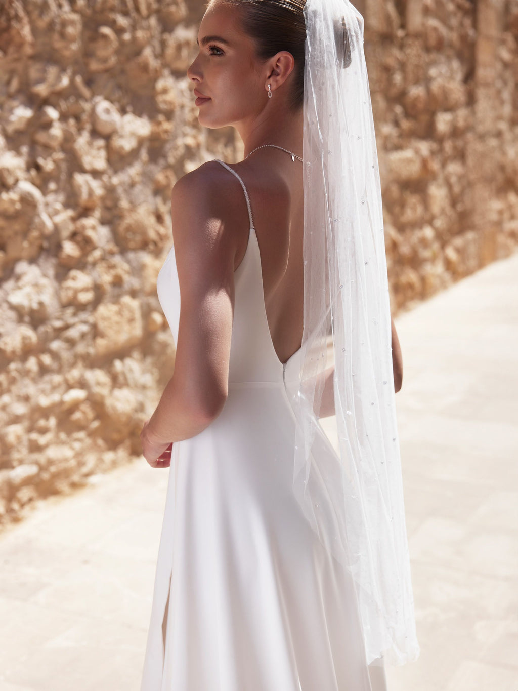 CUT EDGED VEIL S497