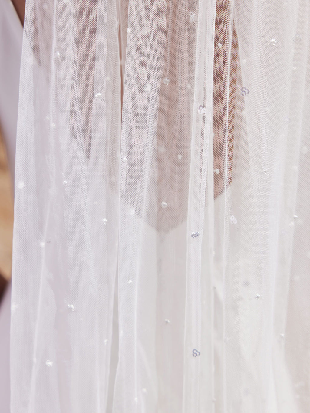 CUT EDGED VEIL S497