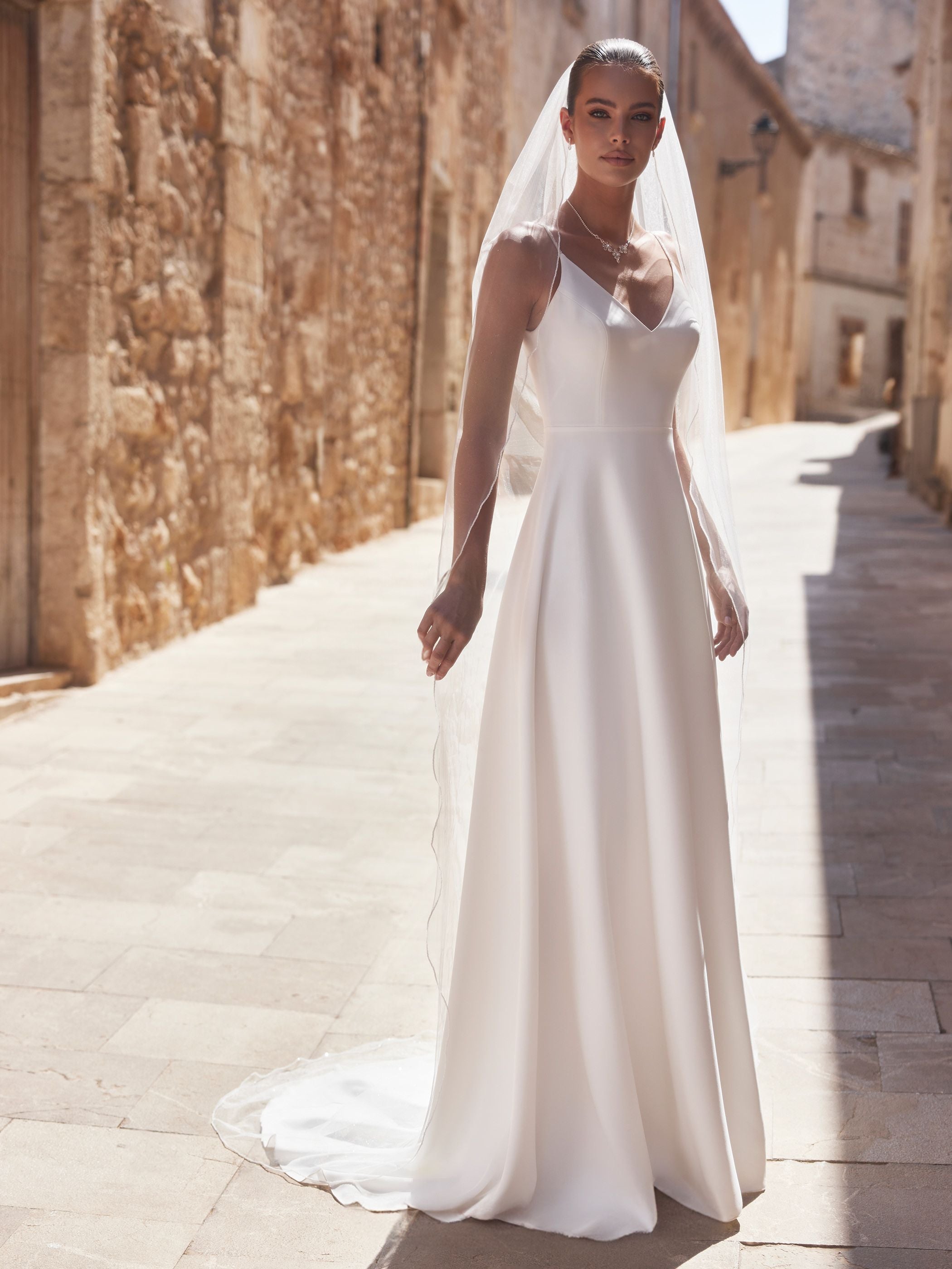 GLASS BEADED EDGE VEIL S499