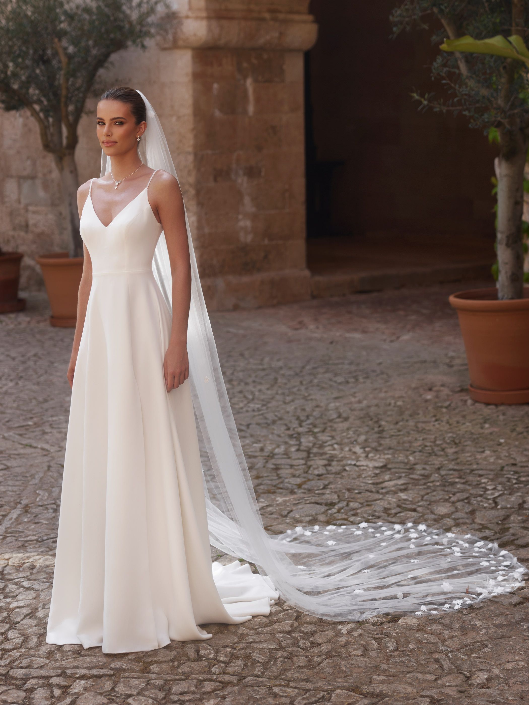 CUT EDGED VEIL S501