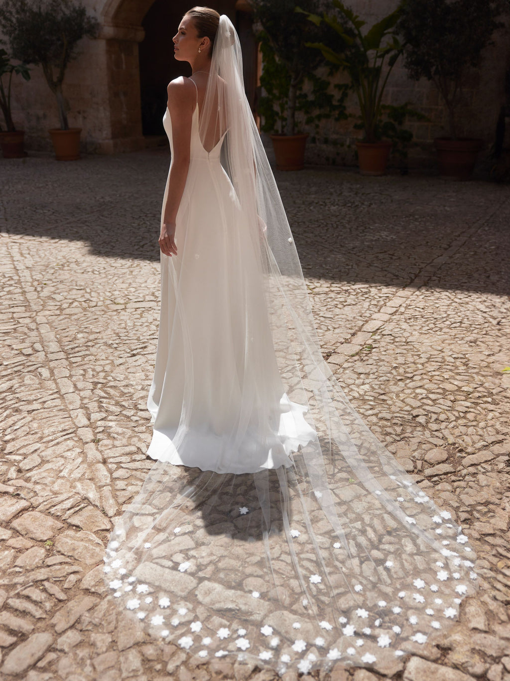 CUT EDGED VEIL S501