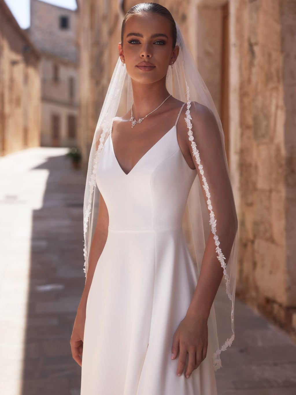 LACE EDGED VEIL S508