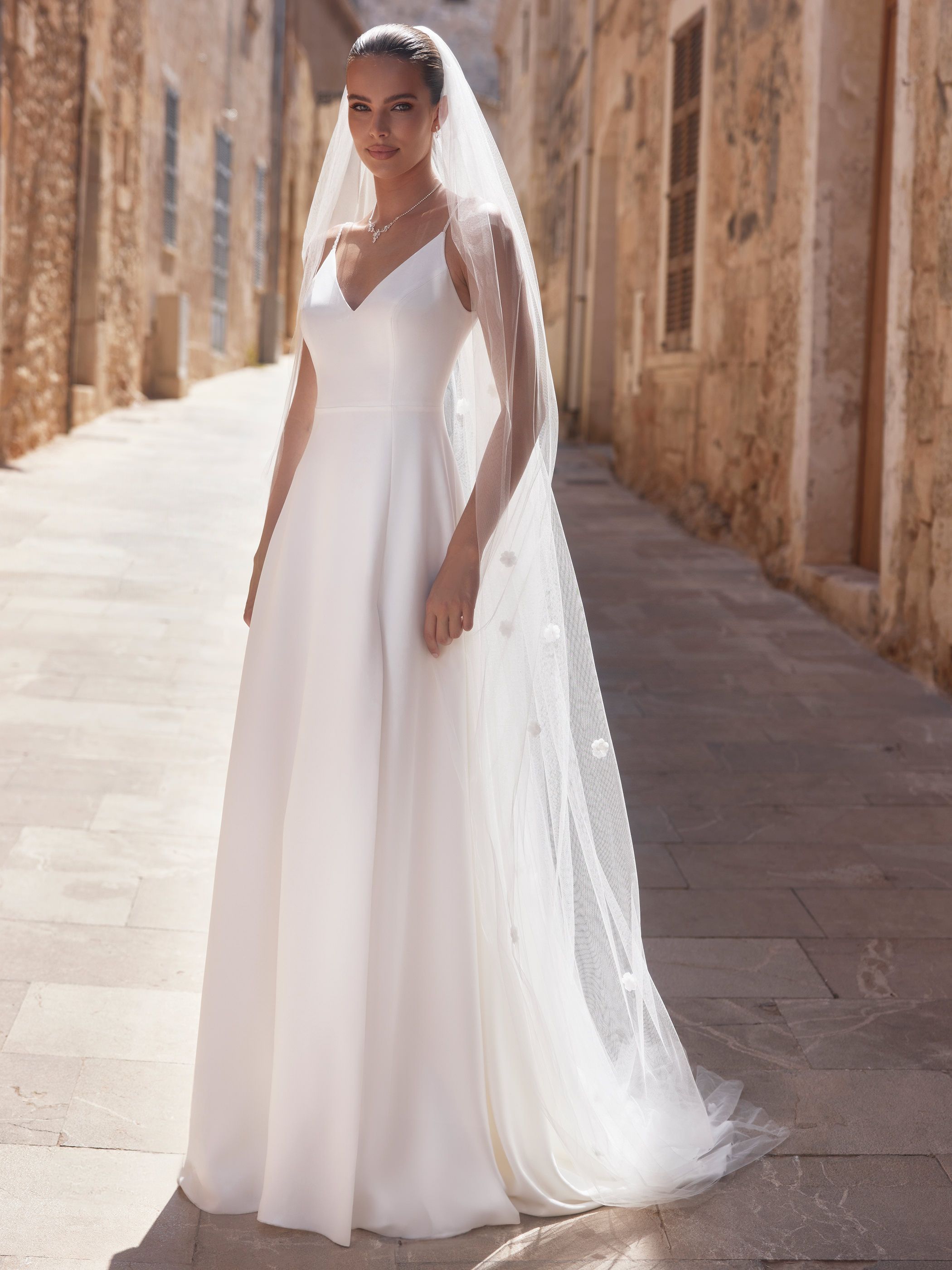 CUT EDGED VEIL S518