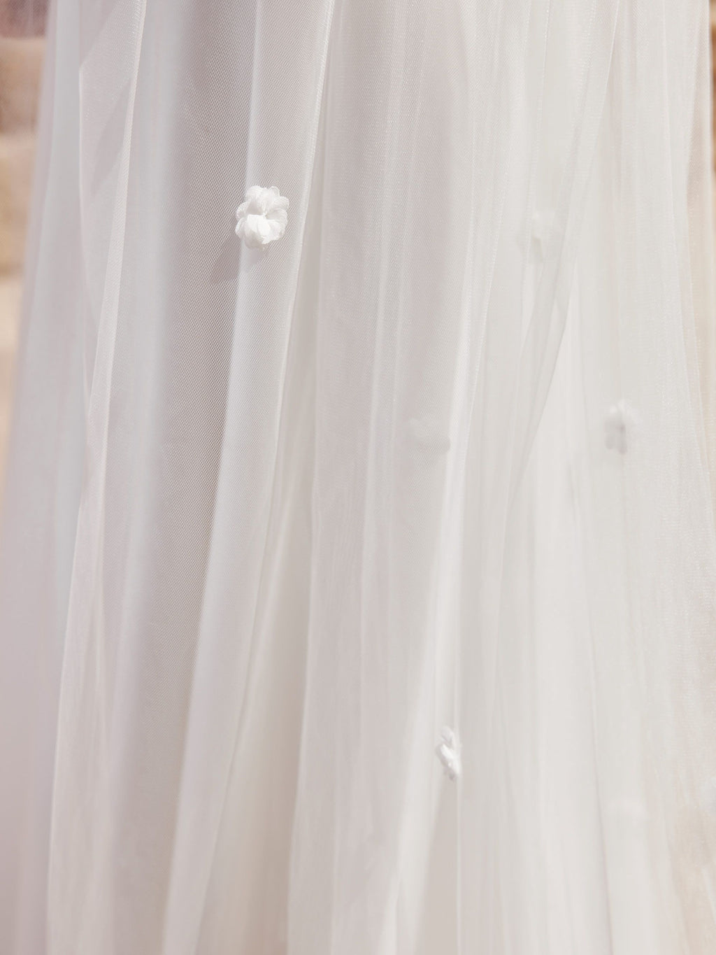 CUT EDGED VEIL S518