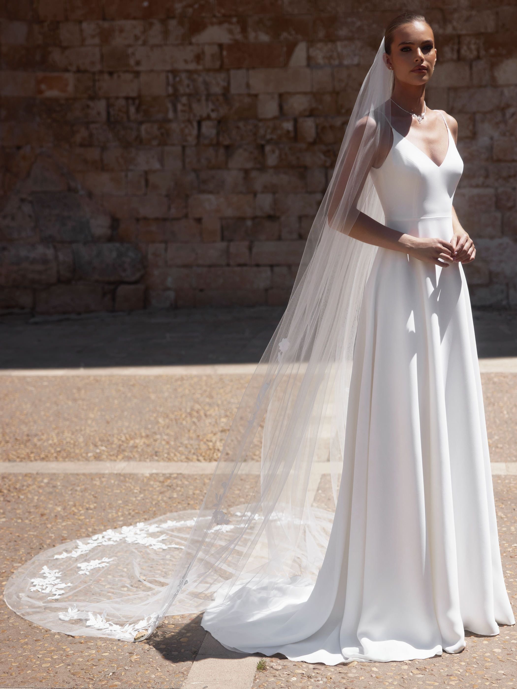 CUT EDGED VEIL S519