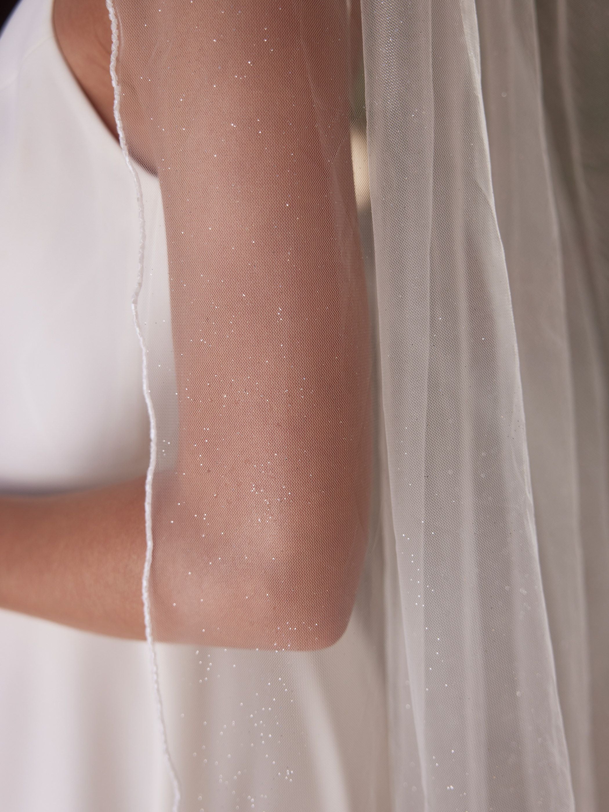 GLASS BEADED EDGE VEIL S499
