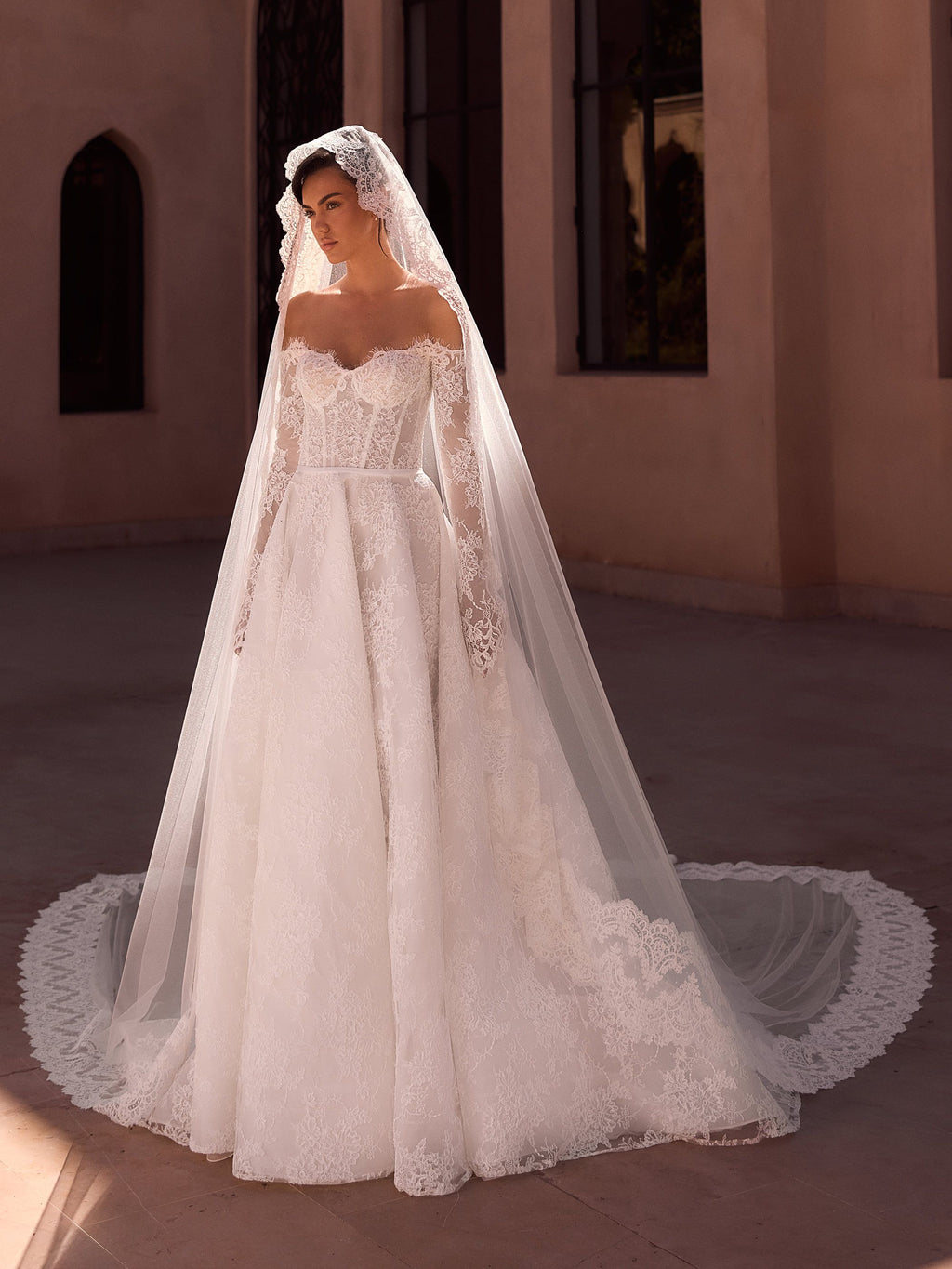 LACE EDGED VEIL S574