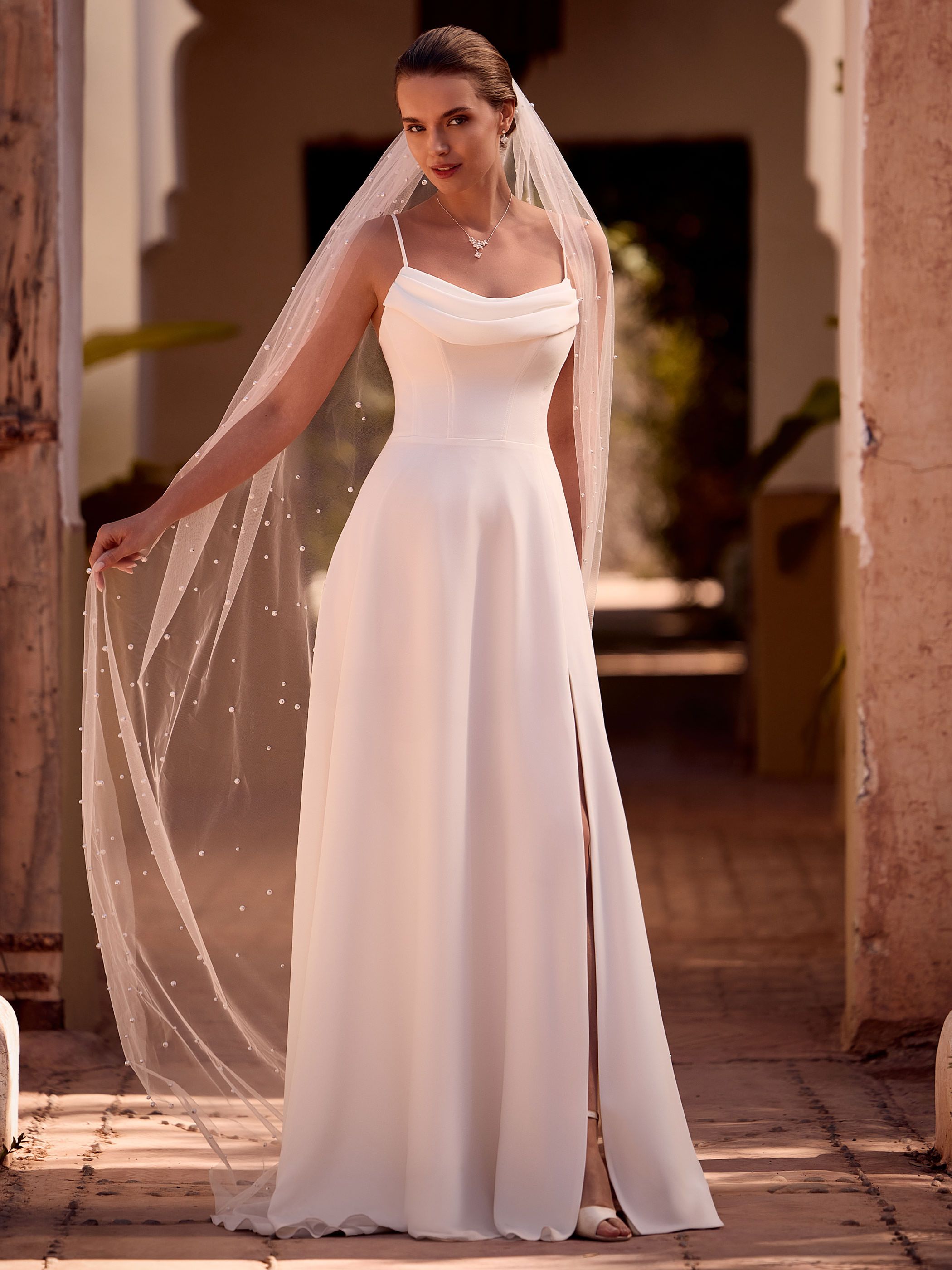 CUT EDGED VEIL S543