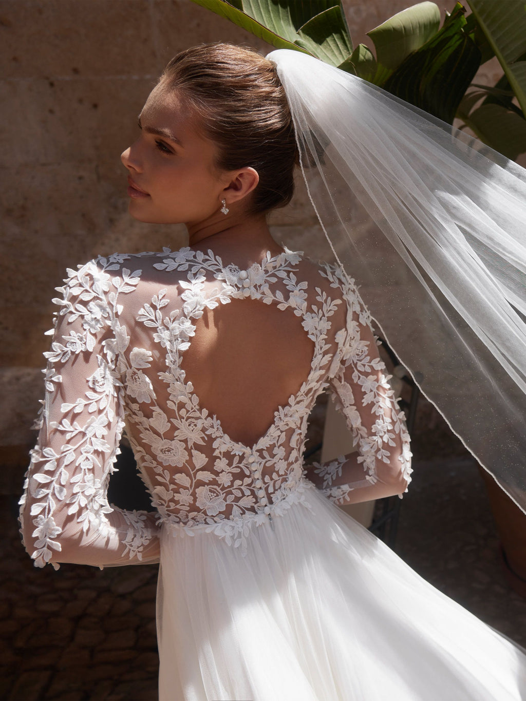 GLASS BEADED EDGE VEIL S521
