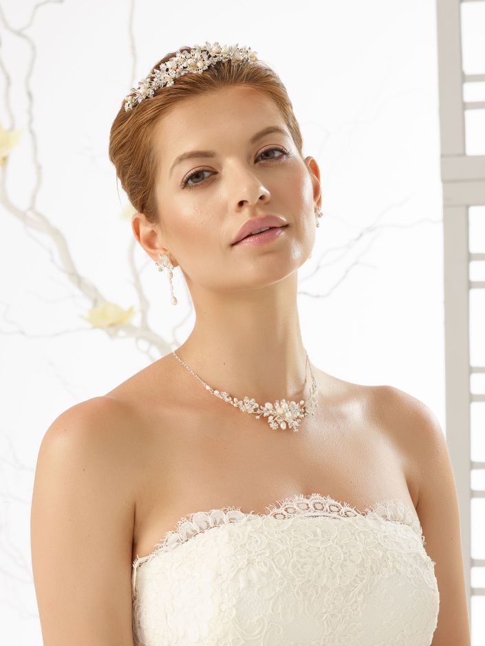 TIARA D43