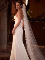 LACE EDGED VEIL S541