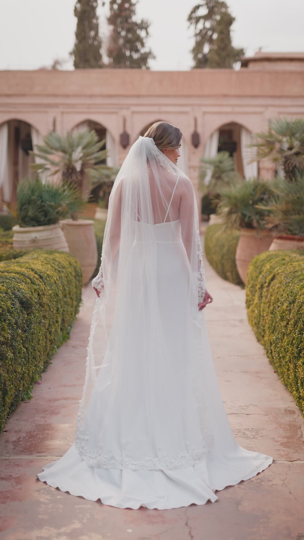 LACE EDGED VEIL S534