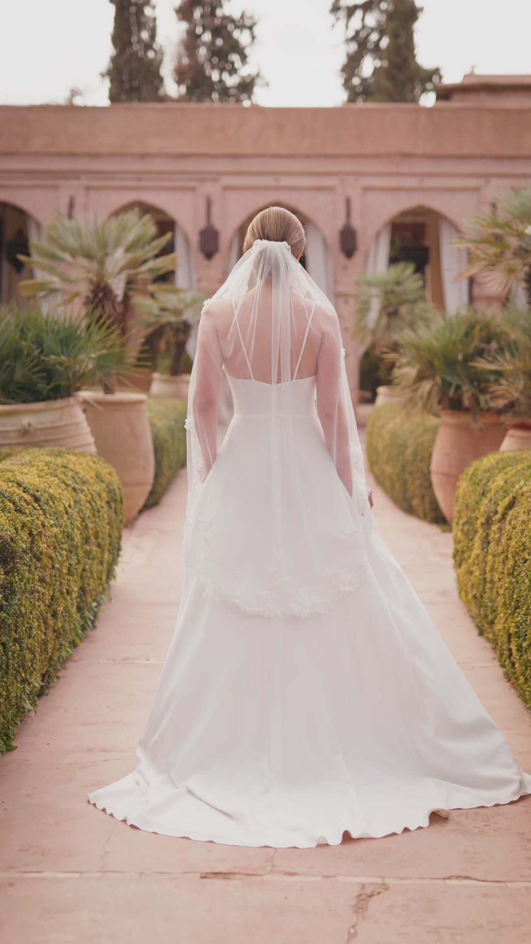 LACE EDGED VEIL S538