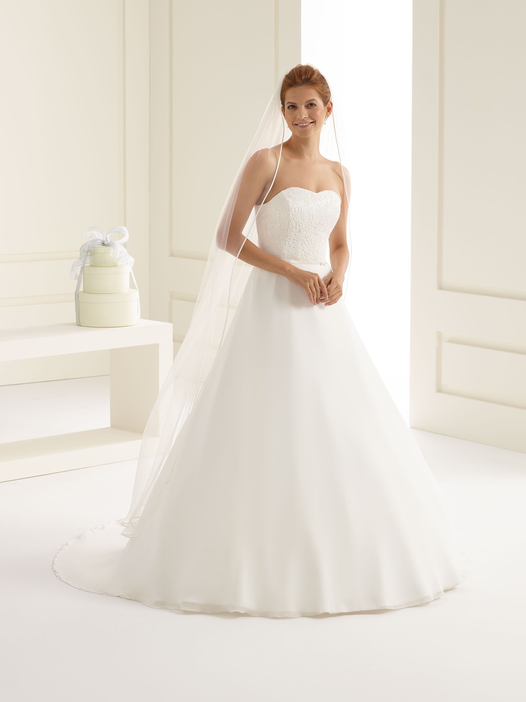 SATIN EDGE VEIL S128