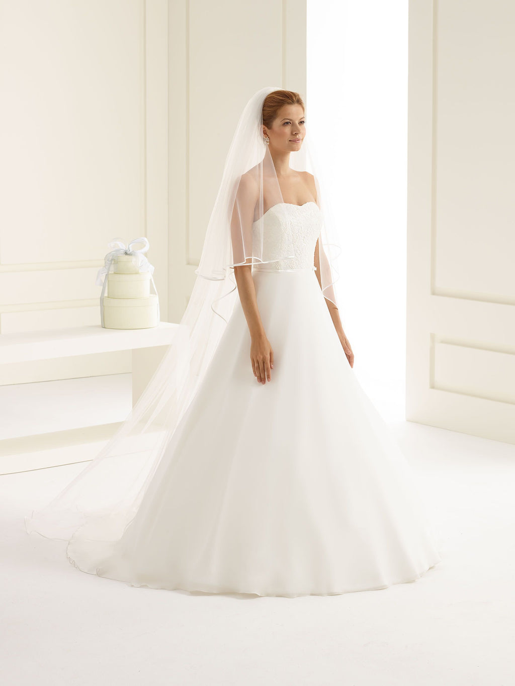 SATIN EDGE VEIL S208