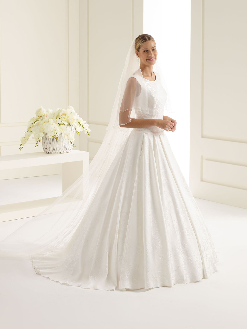 CORDED EDGE VEIL S212