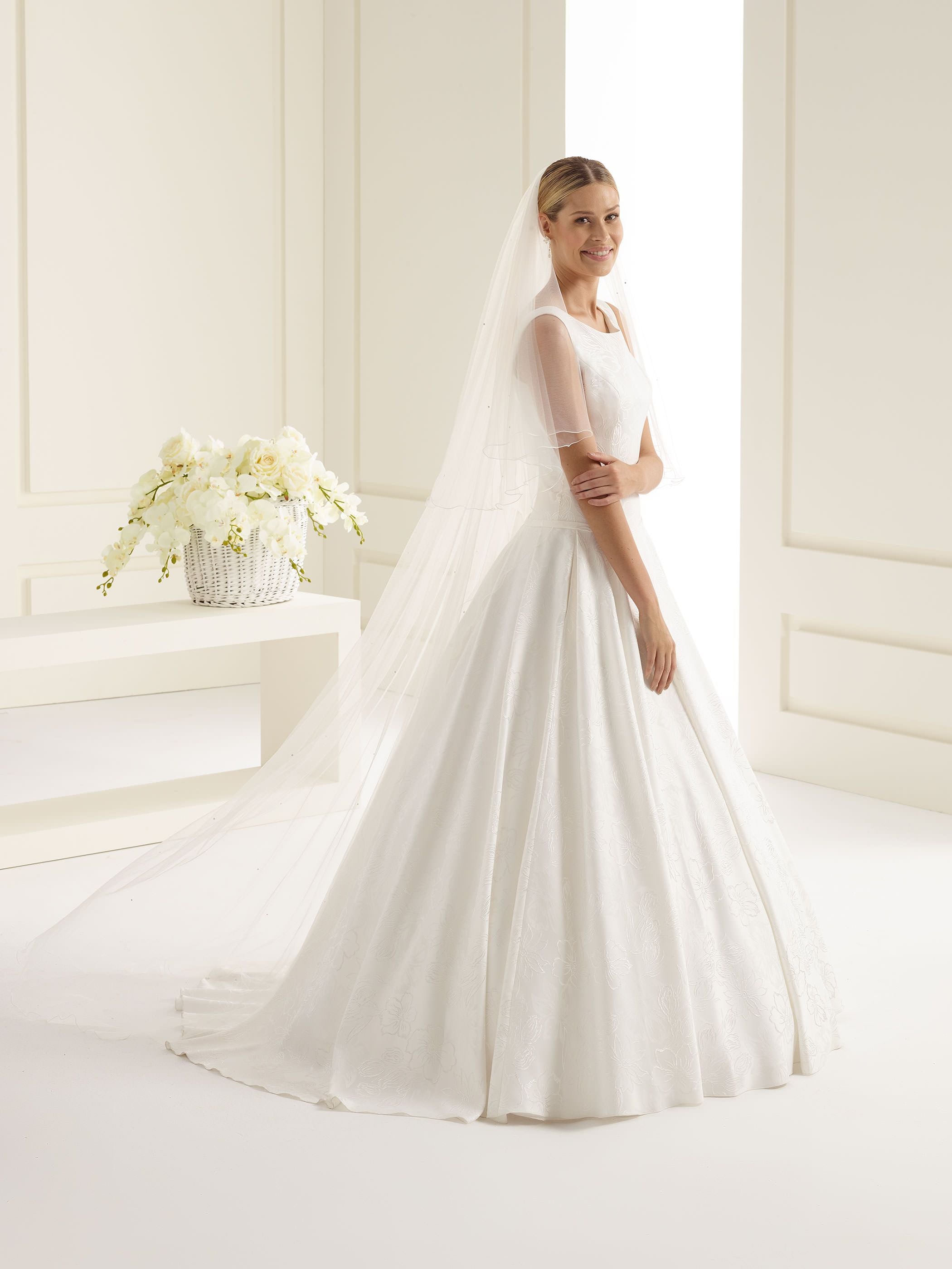 CORDED EDGE VEIL S221