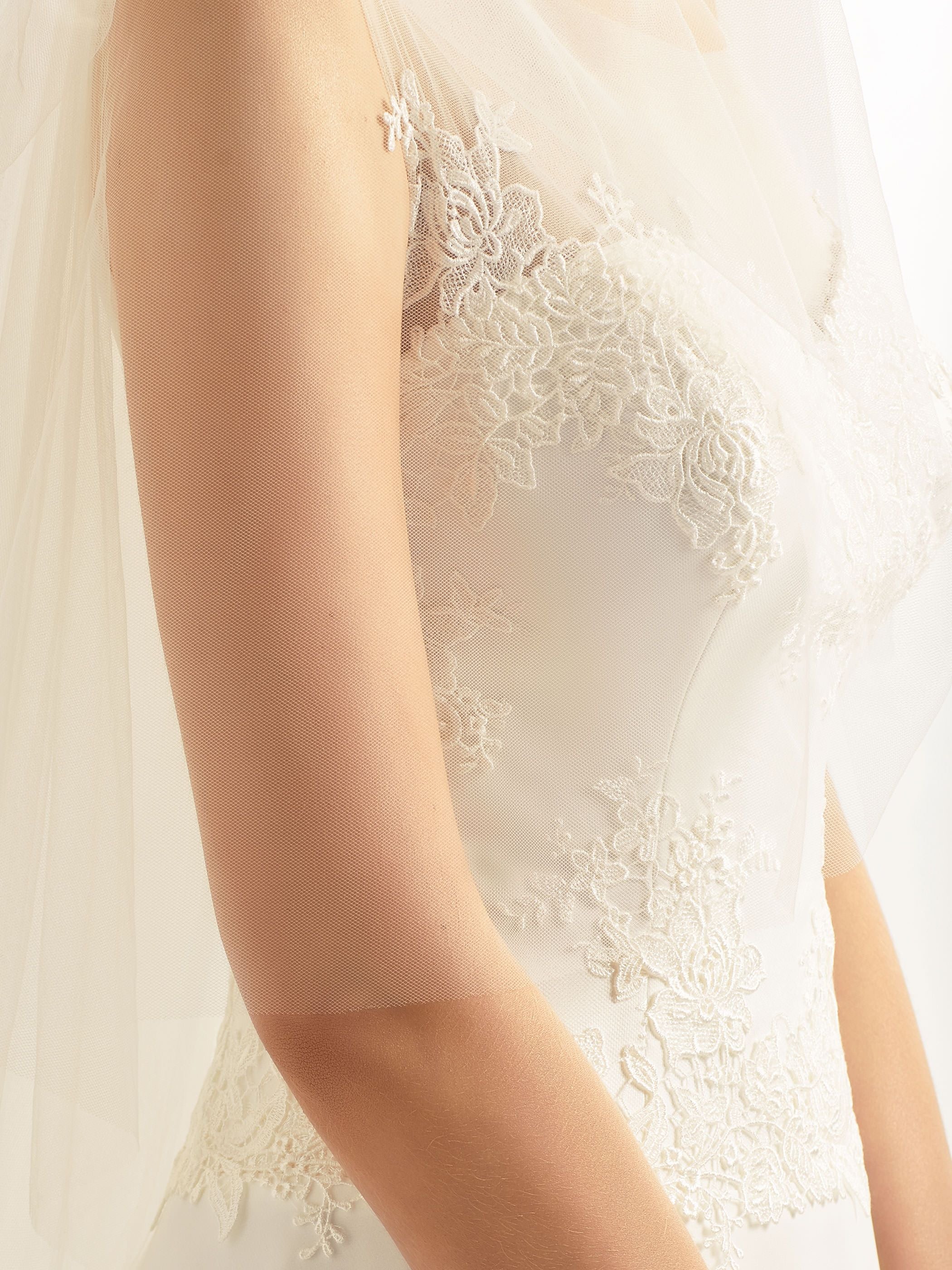 CUTE EDGED VEIL S251