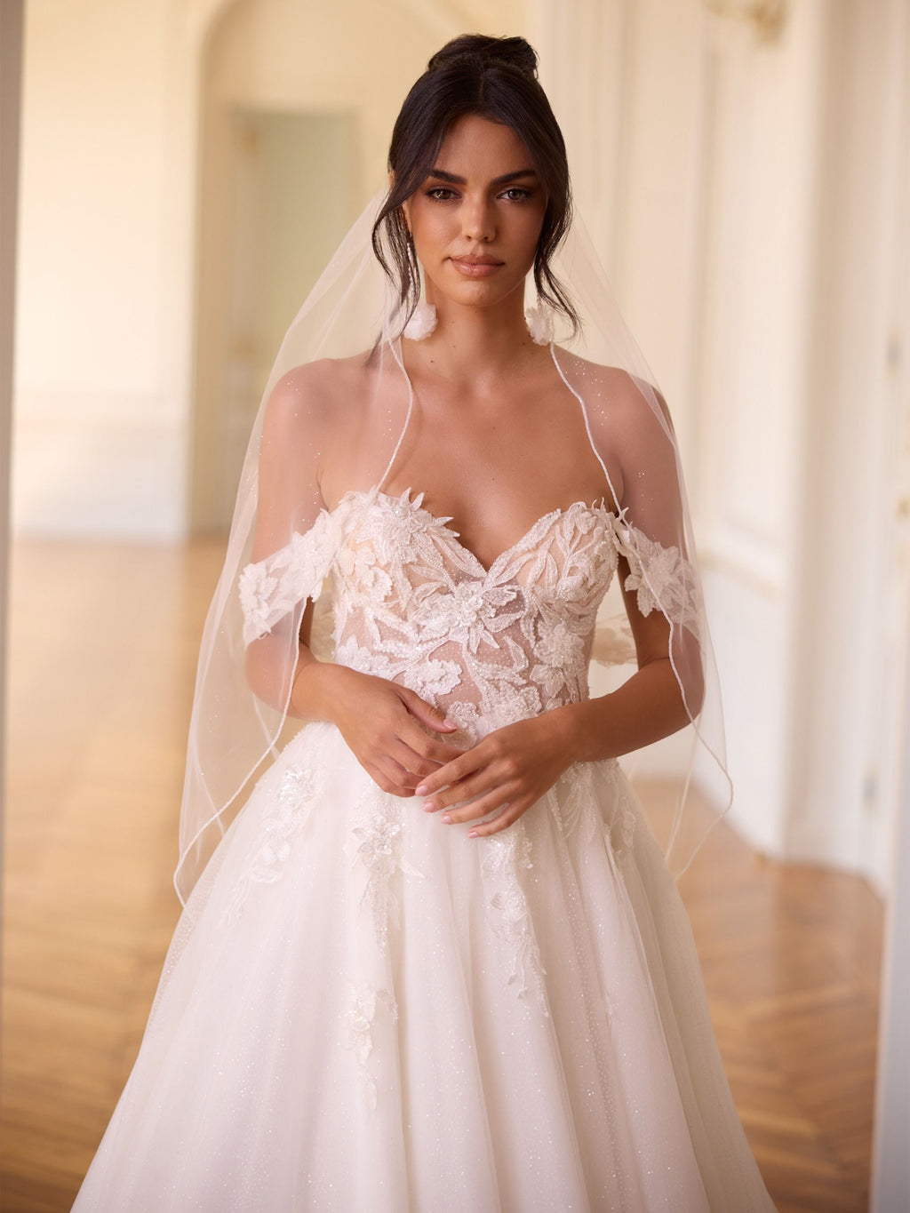 GLASS BEADED EDGE VEIL S548